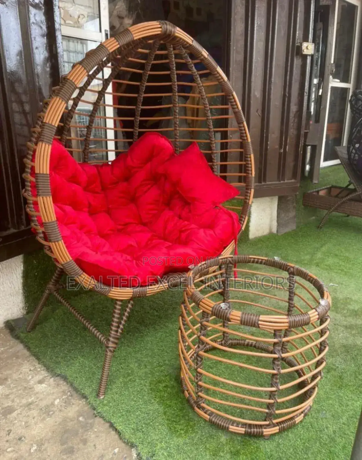 Luxury Quality Ratan Outdoor Swing With Table Set