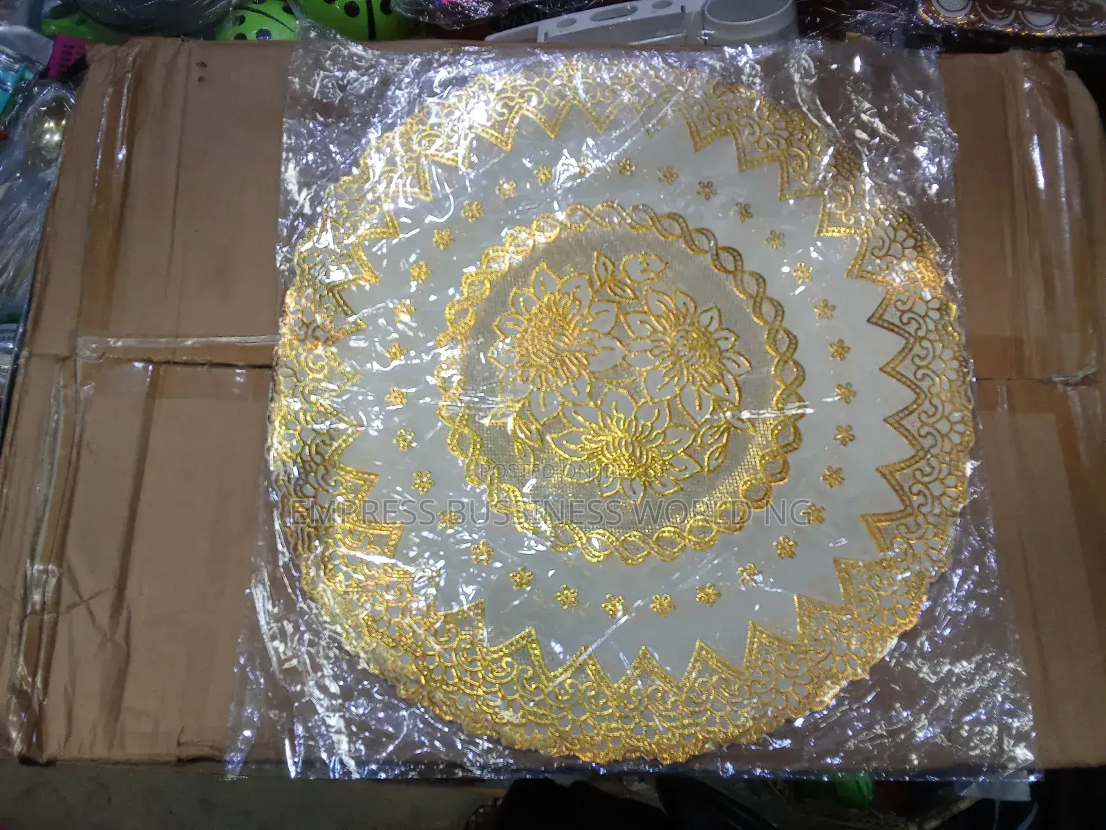 6 Dinning Pieces Table Mat