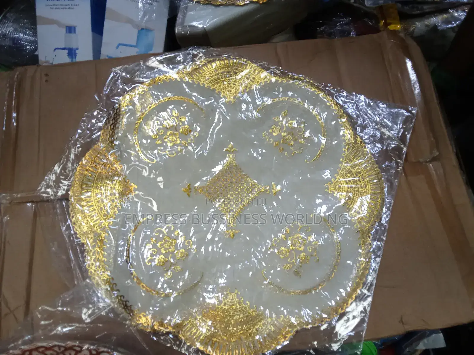 6 Dinning Pieces Table Mat