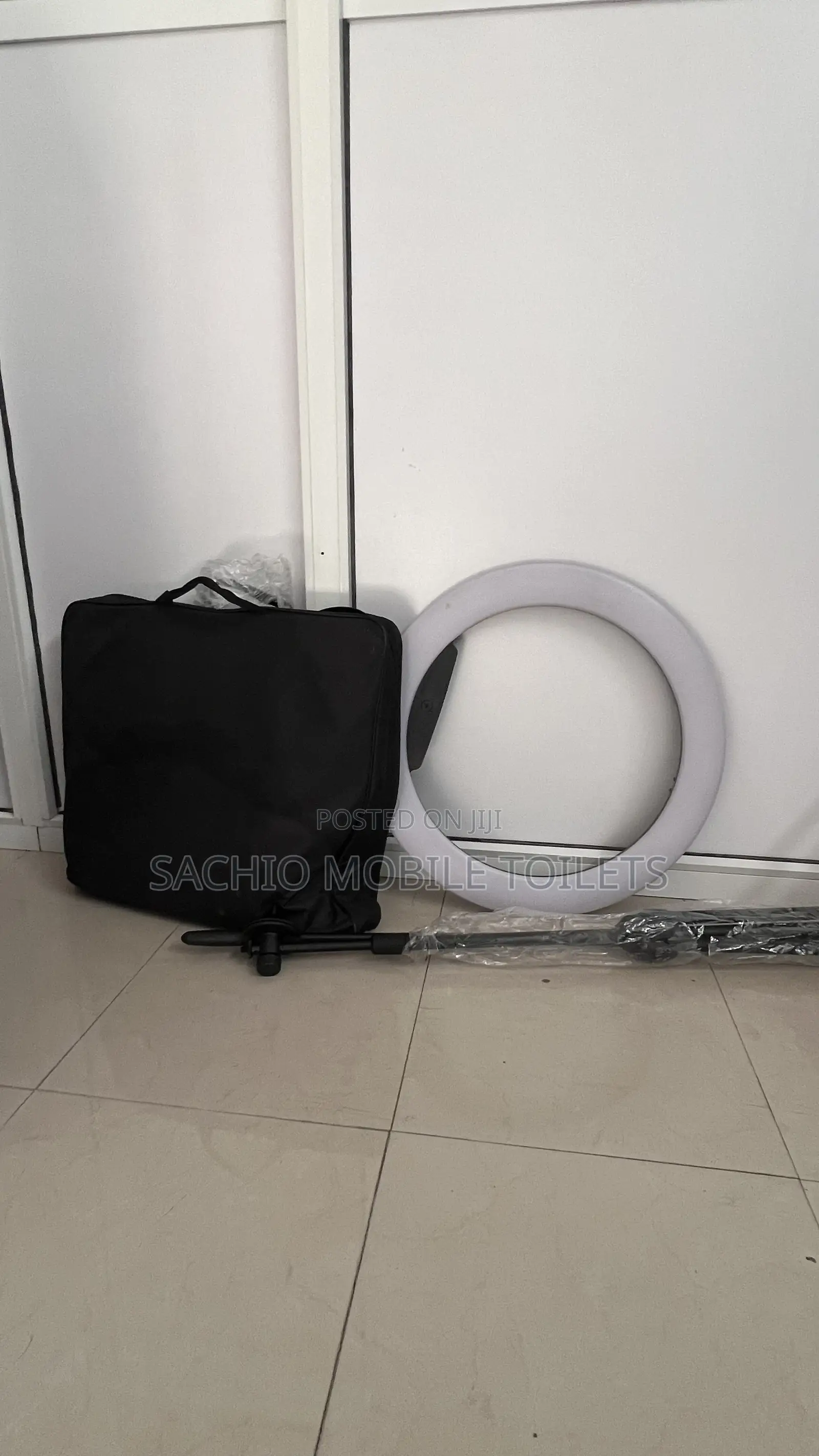Ring Light With Battery Space and Carrier Bag
