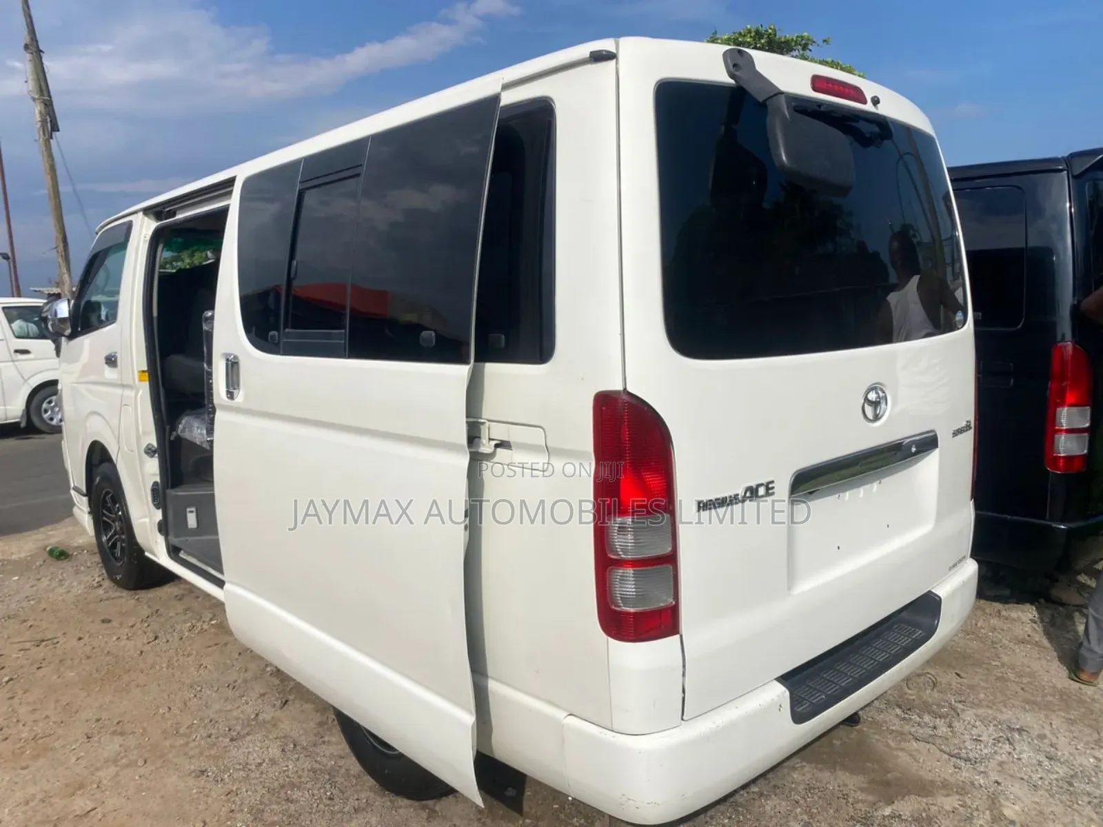 Toyota HiAce 2012 White
