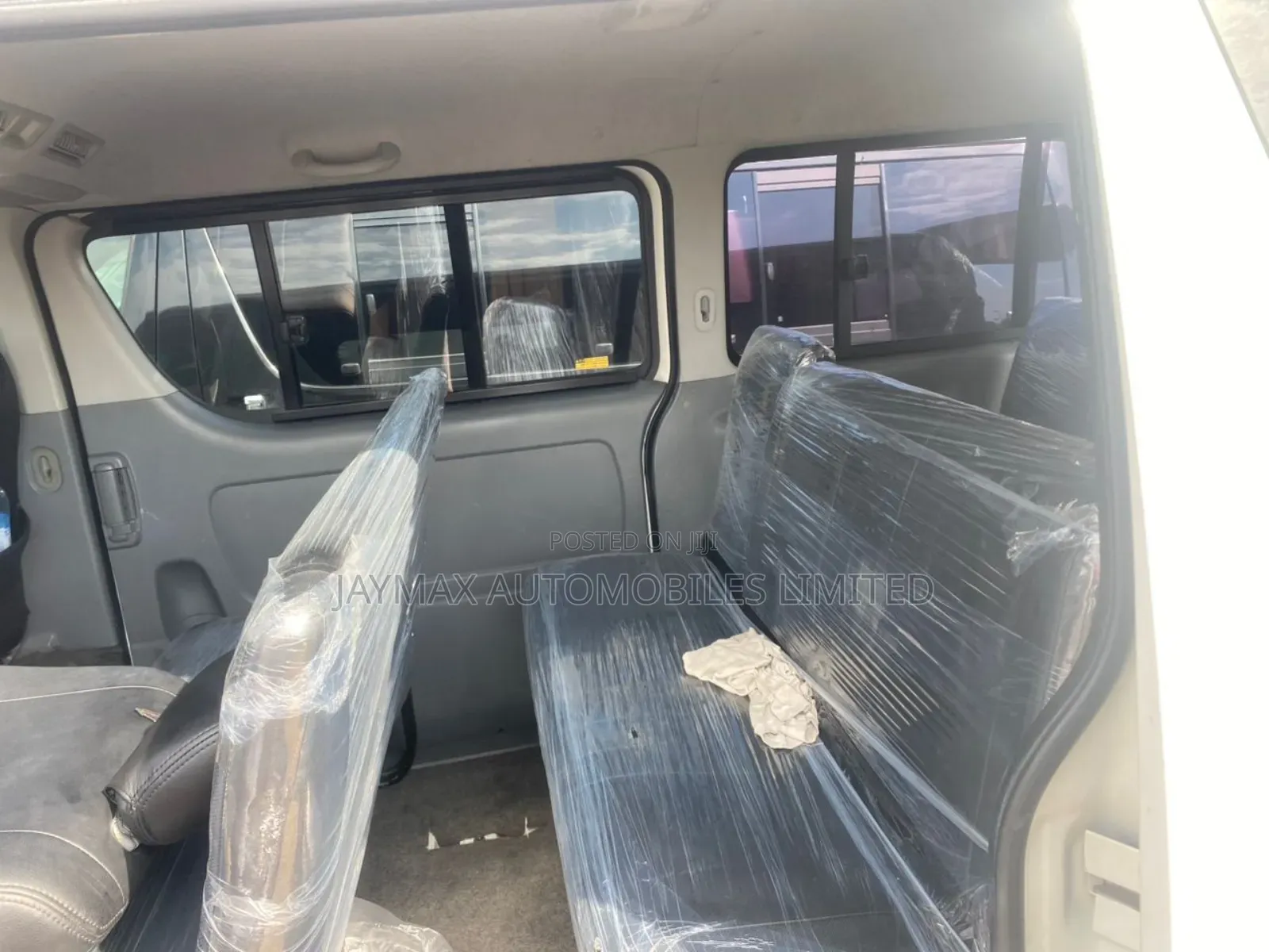 Toyota HiAce 2012 White