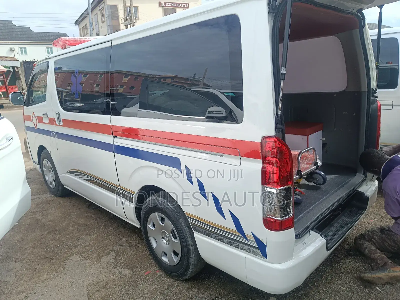 Toyota HiAce 2014 White