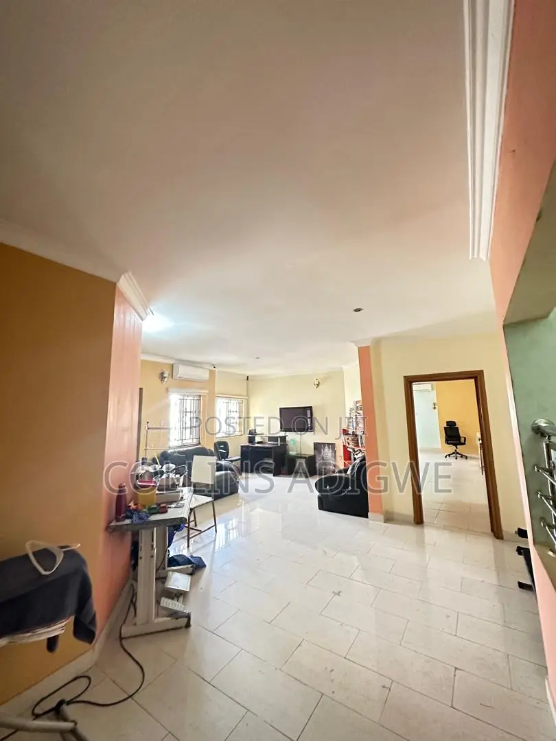 4bdrm Duplex in Victoria Garden for sale