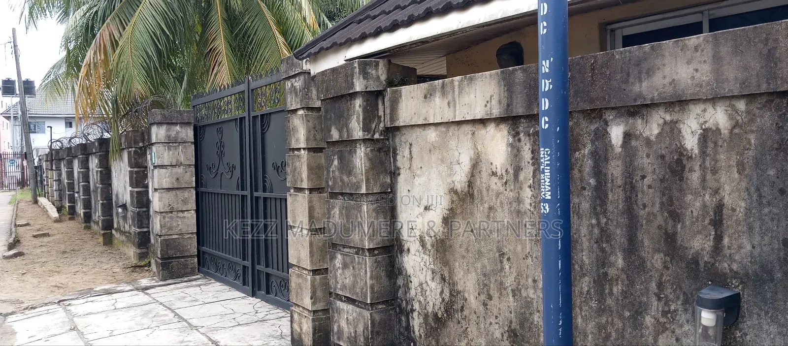 5bdrm Duplex in Mercy Land Area, for sale