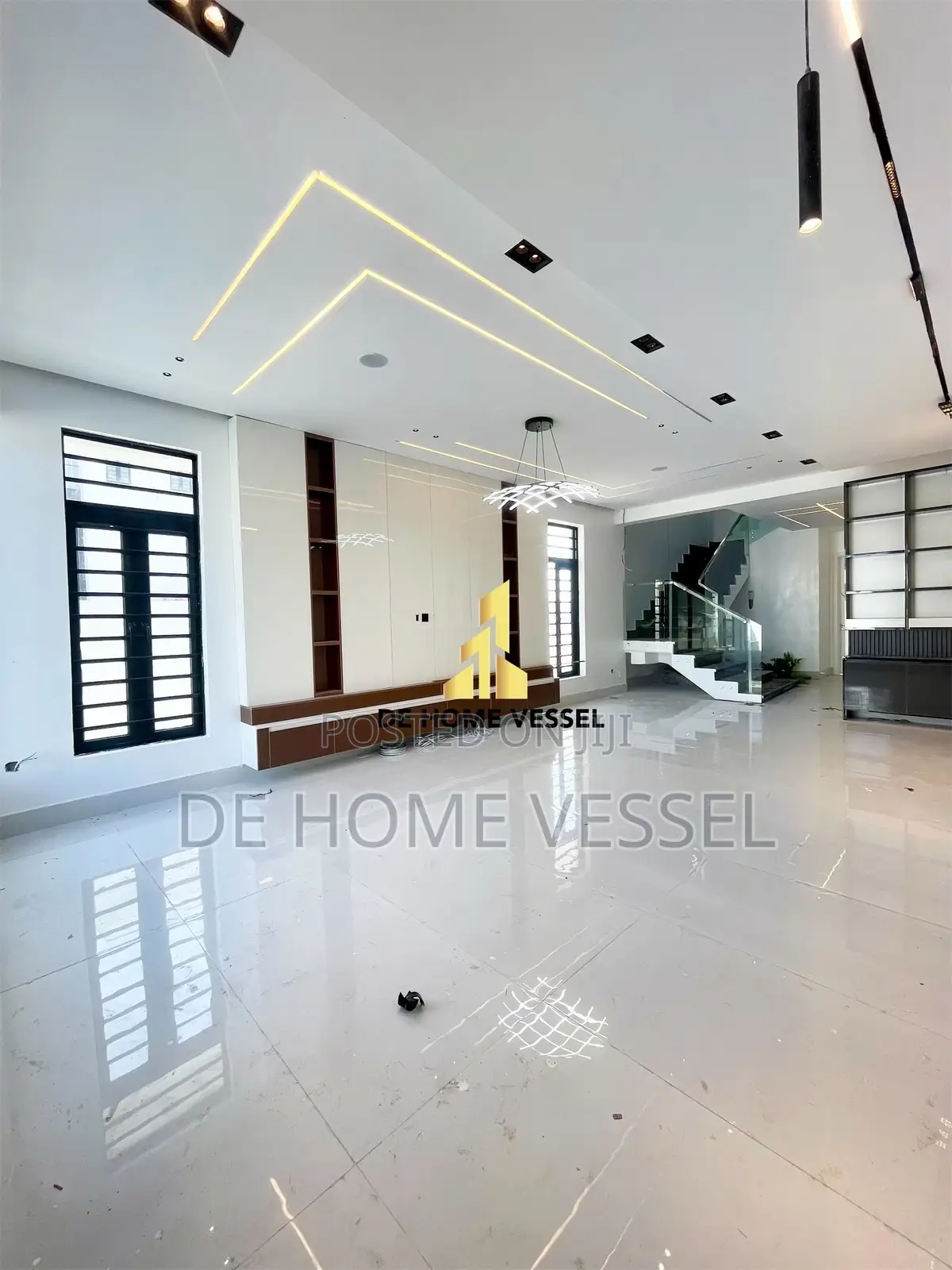 5bdrm Duplex in Lekki Phase 1 for sale