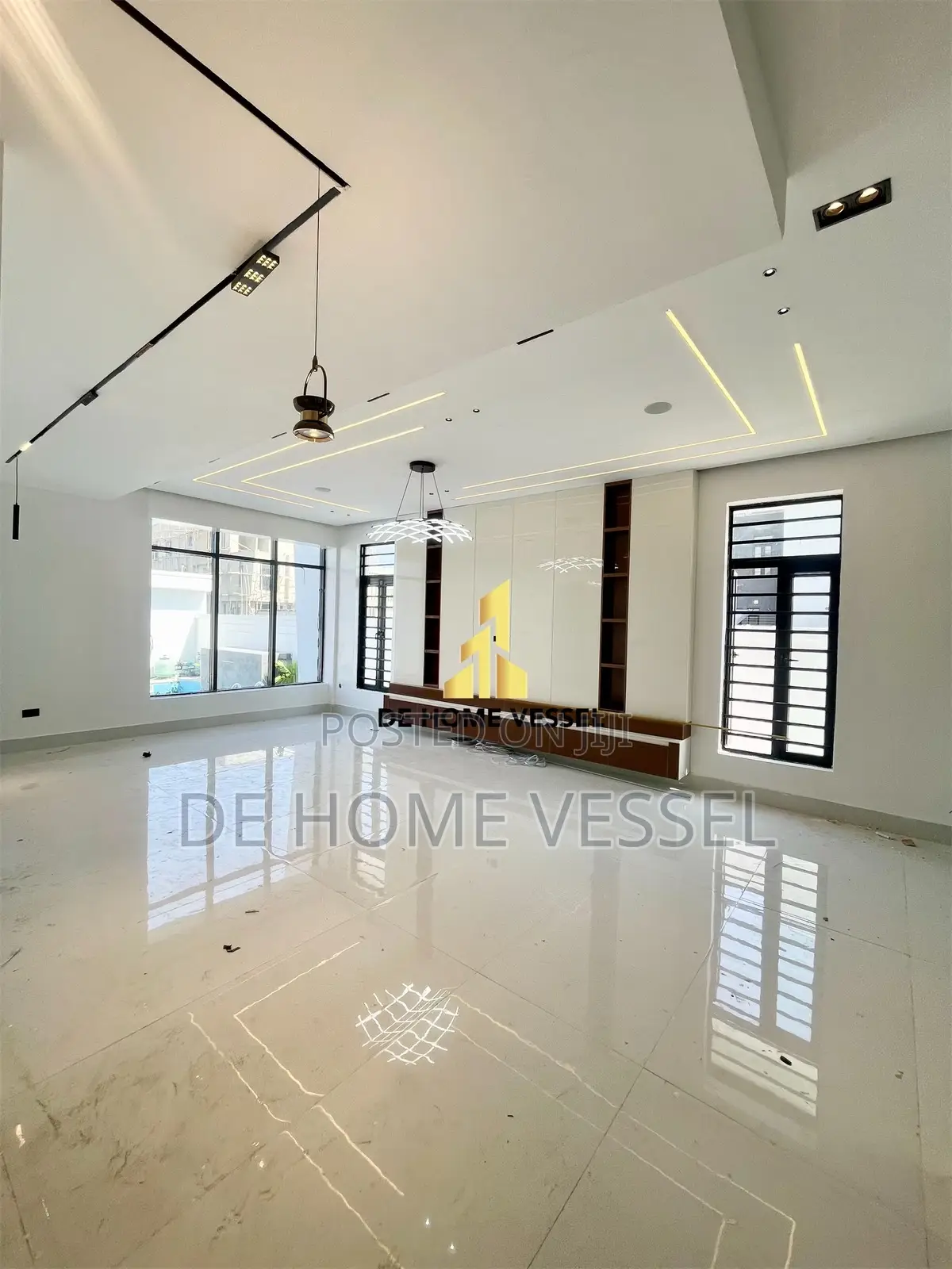 5bdrm Duplex in Lekki Phase 1 for sale