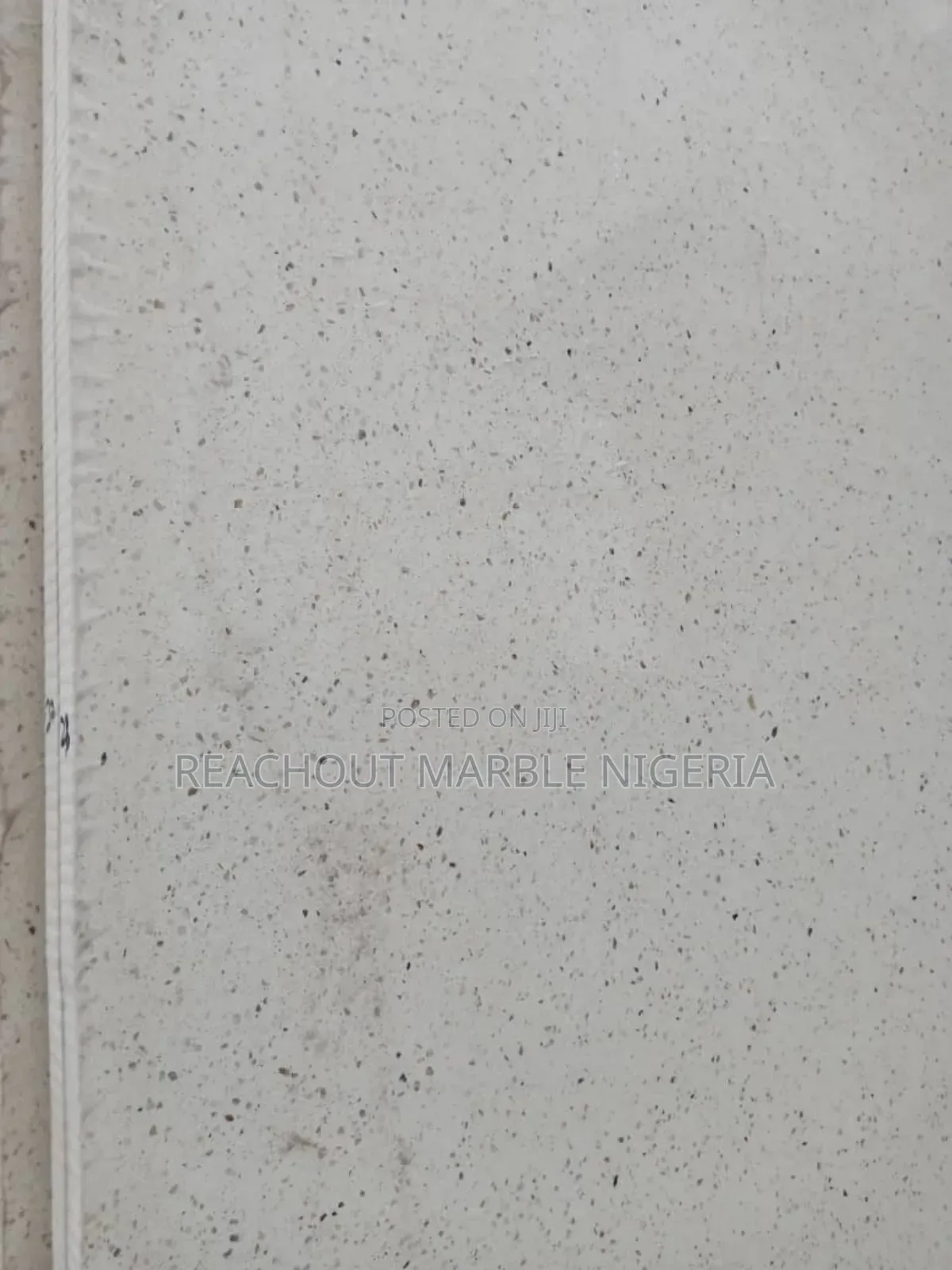Dotted White Quartz for Countertops