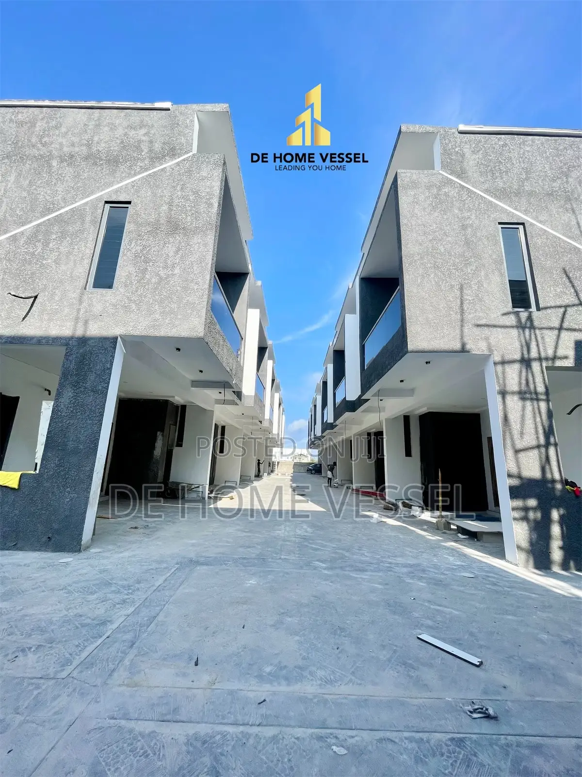 4bdrm Townhouse/Terrace in Ikota for sale