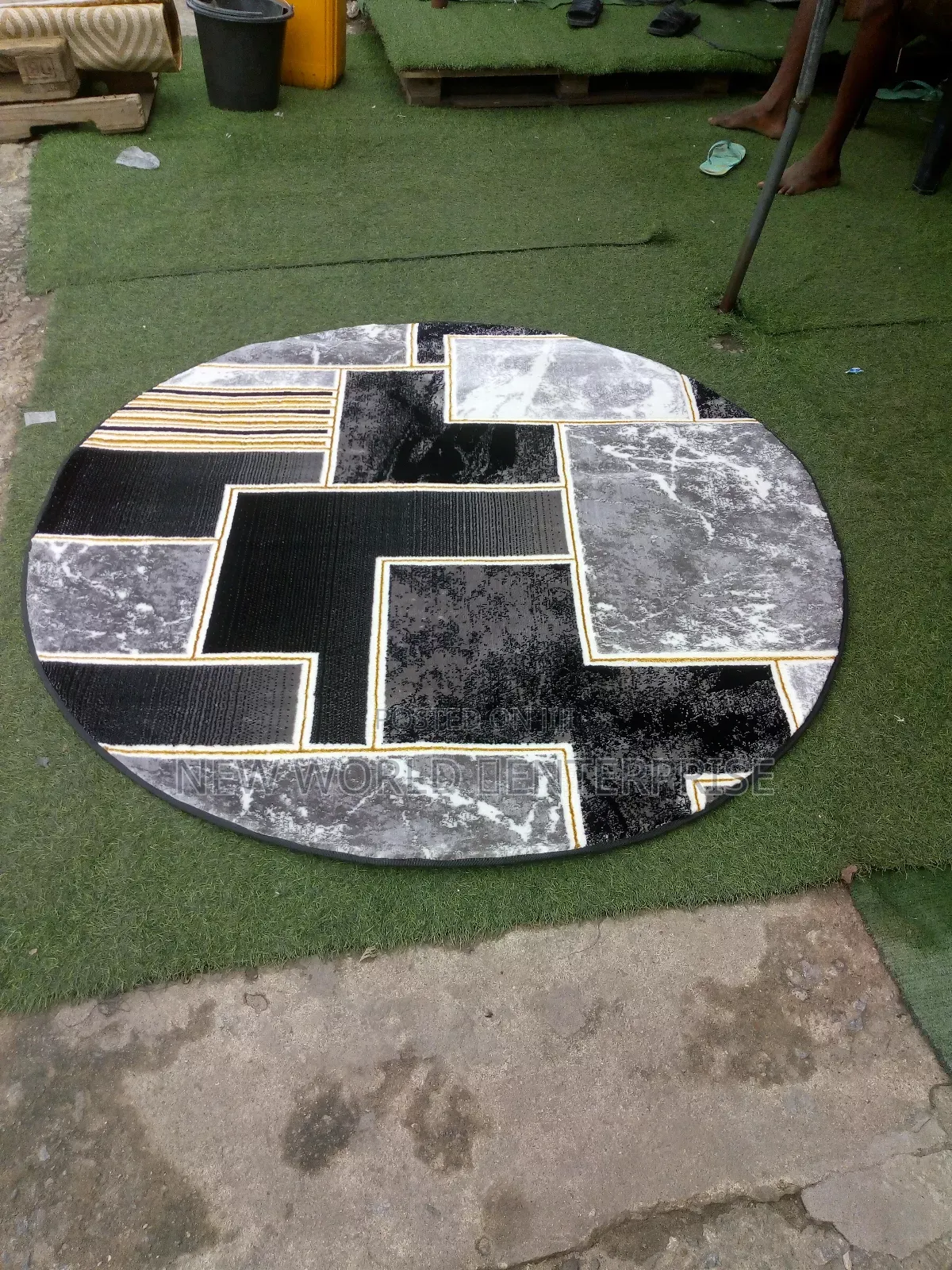 5 Feets Round Modern Black Turkish Centre Rug