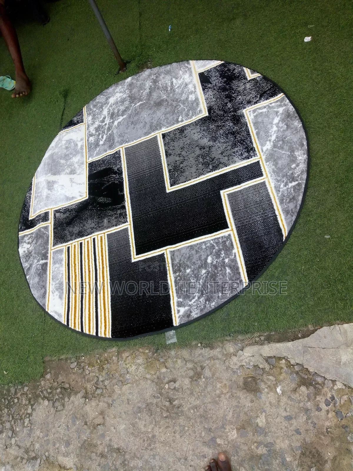 5 Feets Round Modern Black Turkish Centre Rug