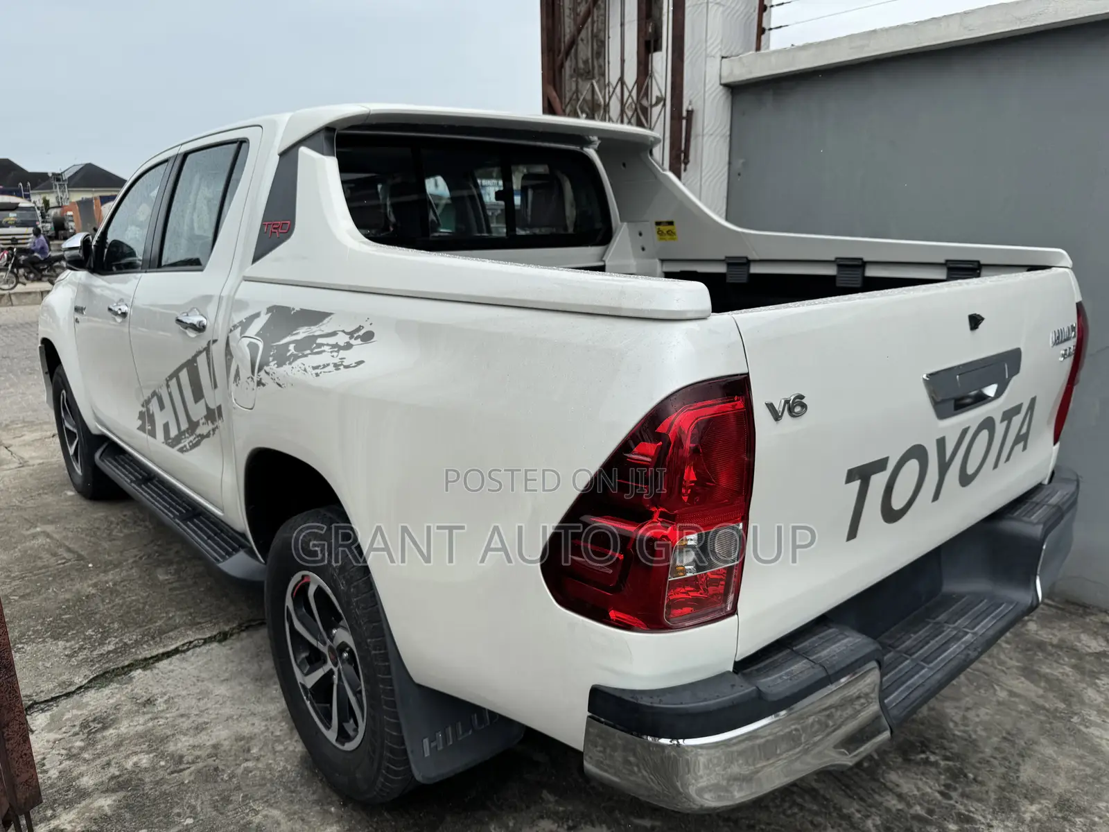 Toyota Hilux 2020 White