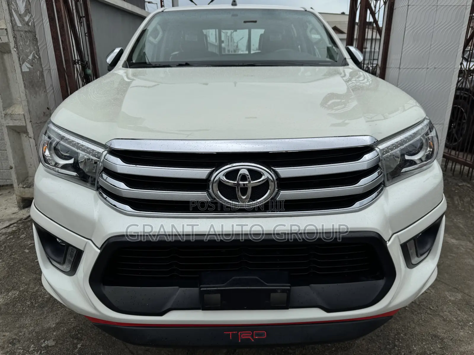 Toyota Hilux 2020 White