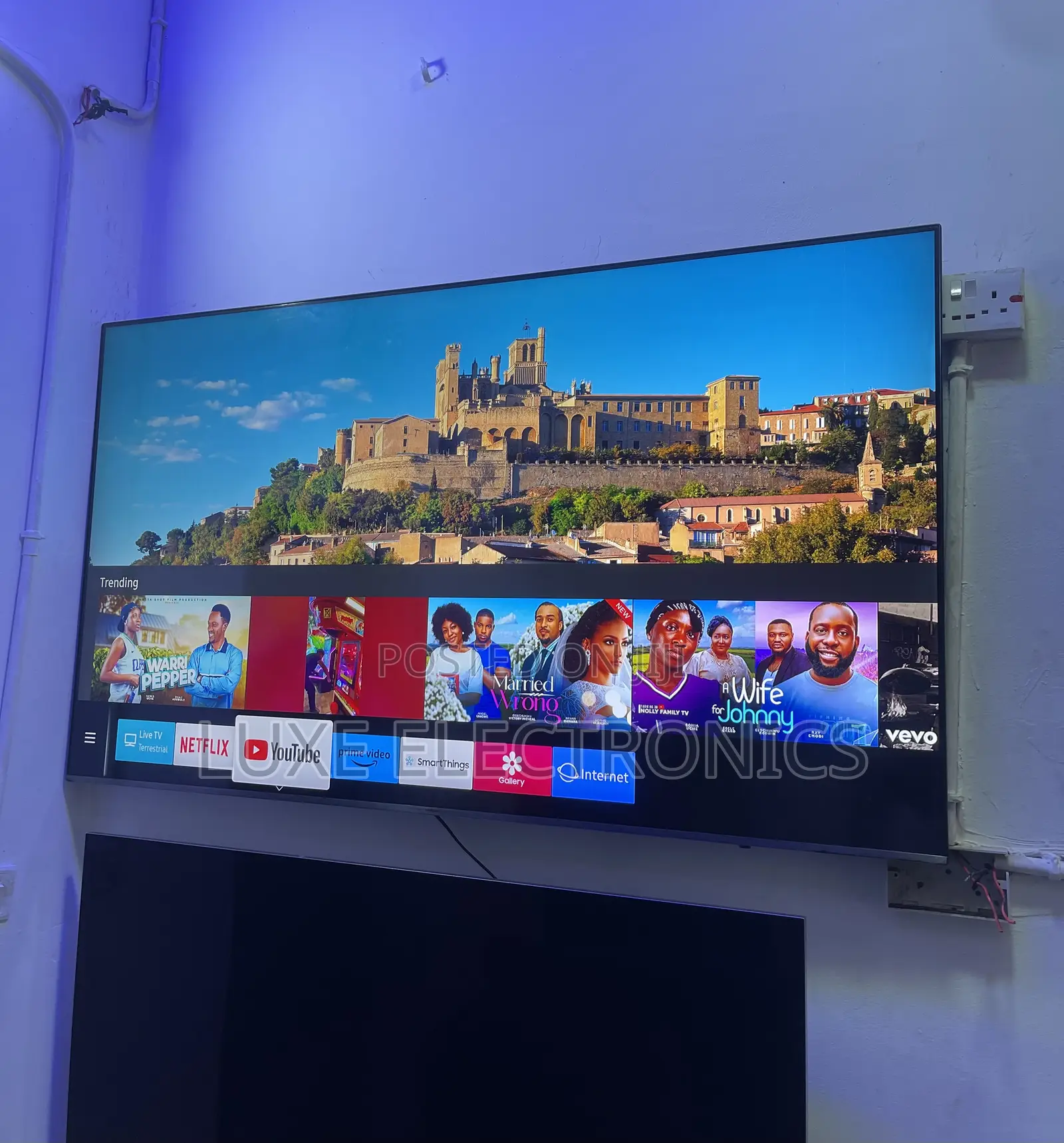65 Inches Samsung Premium UHD HDR Smart Tv Air Slim