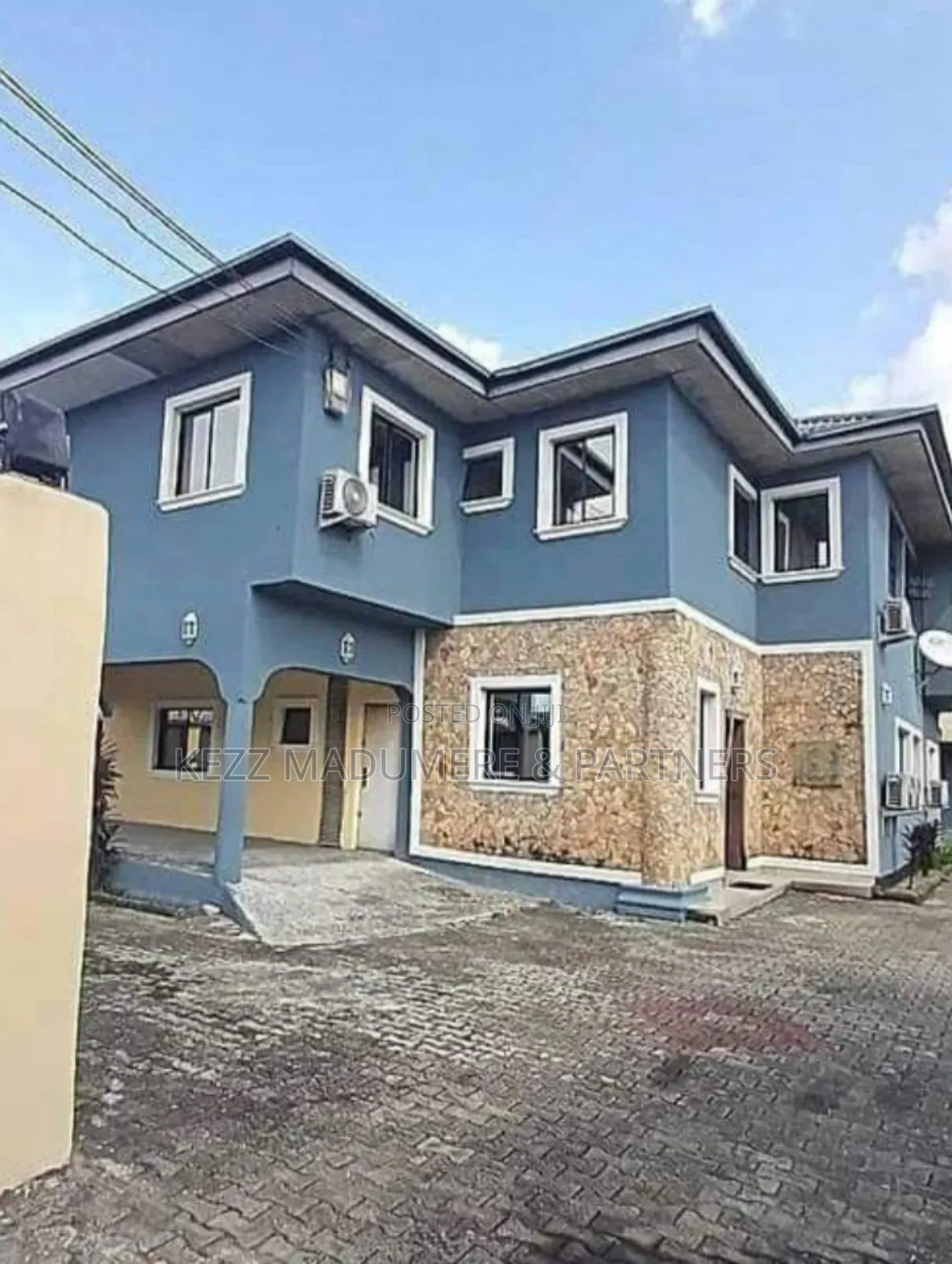 8bdrm Duplex in Dr Peter Odili, for sale