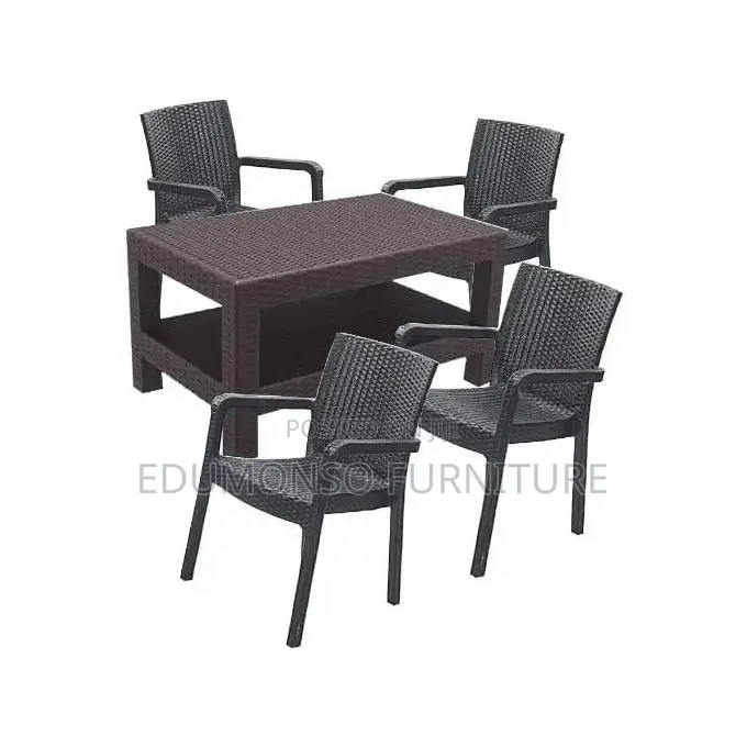 Plastic Backet Table and 4 Pieces of Basket Chairs