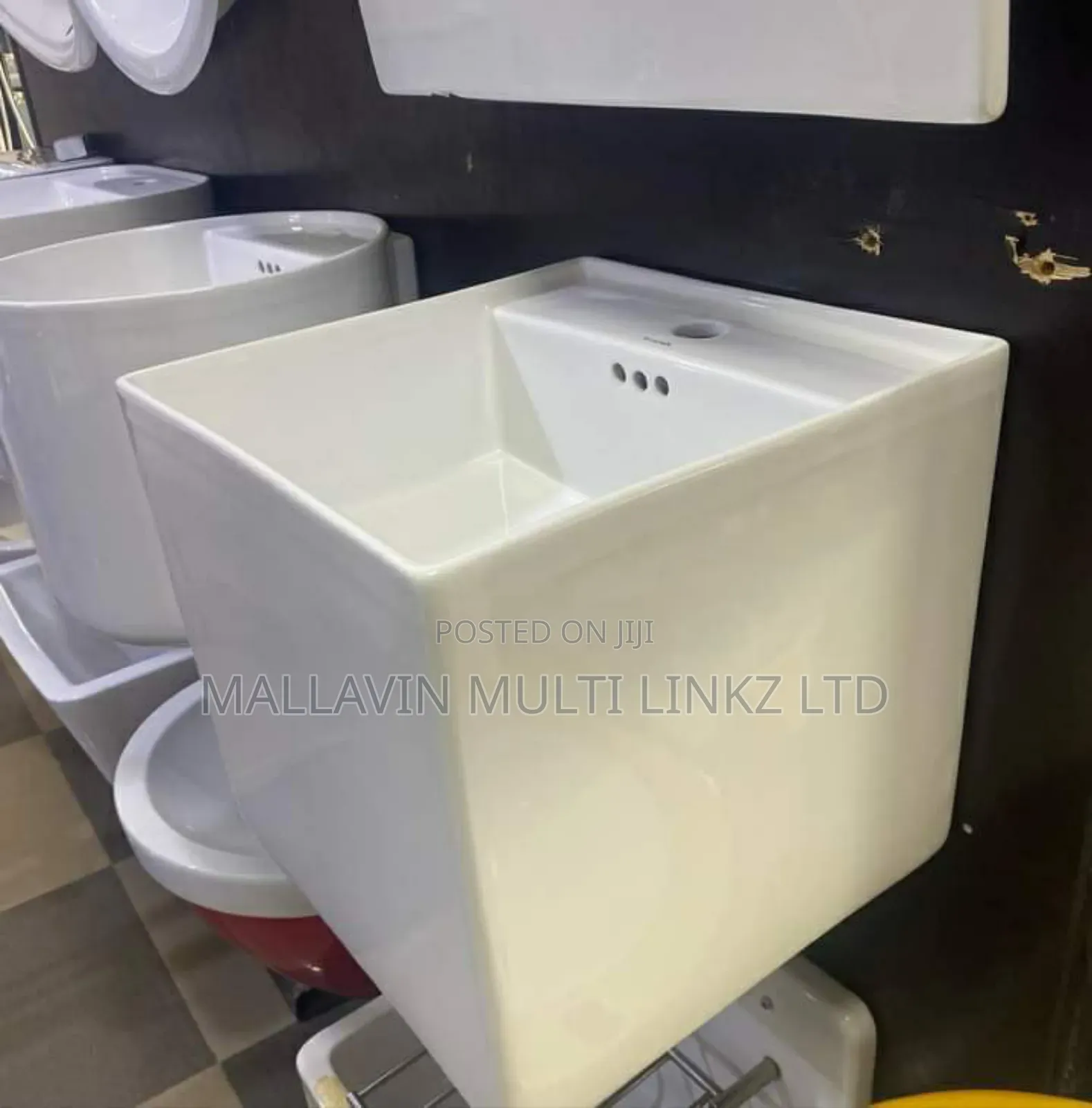 Ceramic Wall-mounted Wash Hand Basin