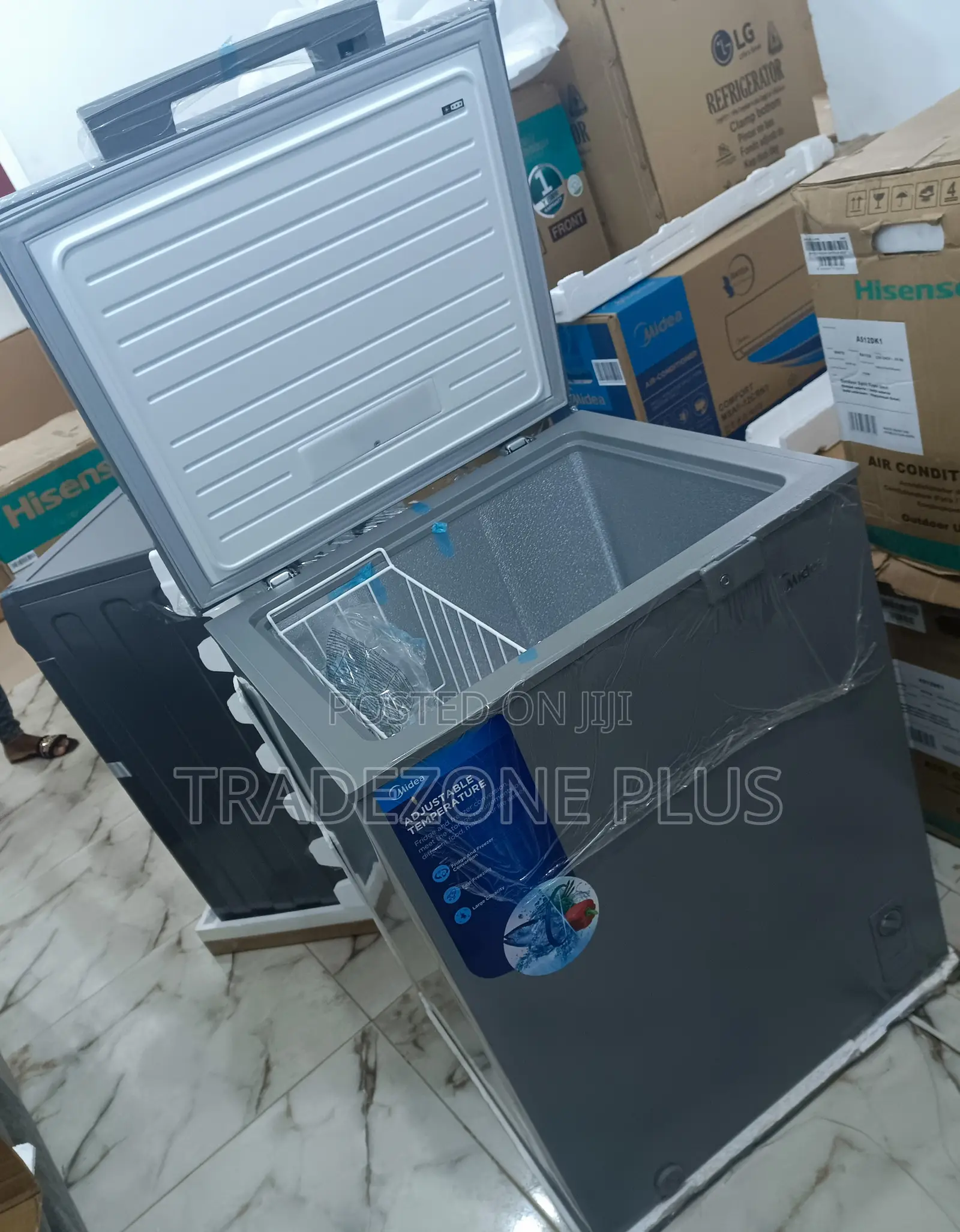 Sleek and Modern Midea Chest Freezer Hs 186cn 150lts
