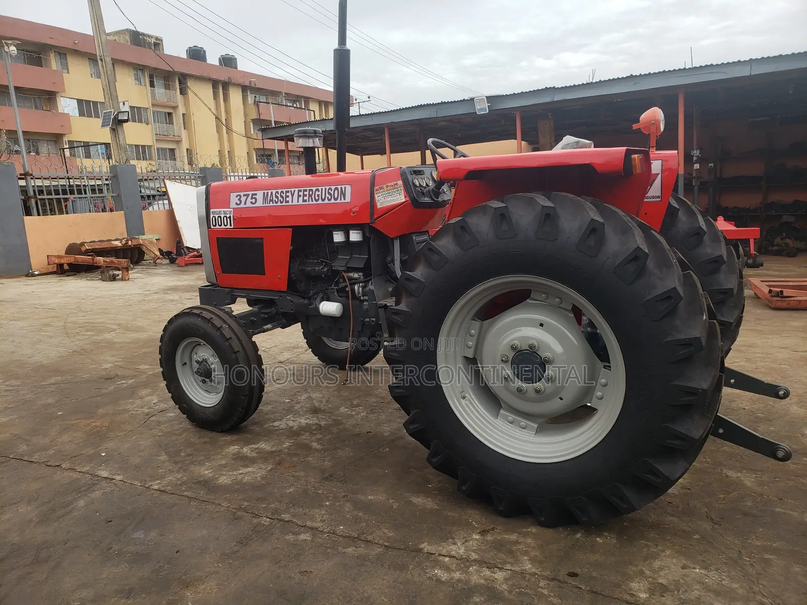 Massey Ferguson 375