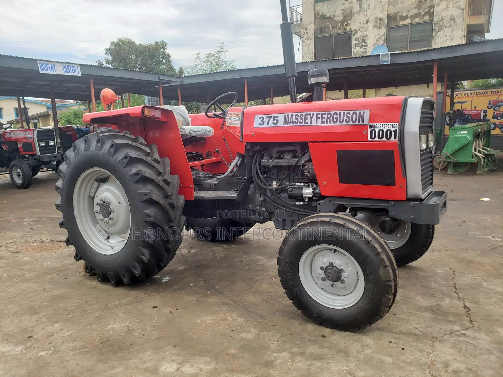 Massey Ferguson 375