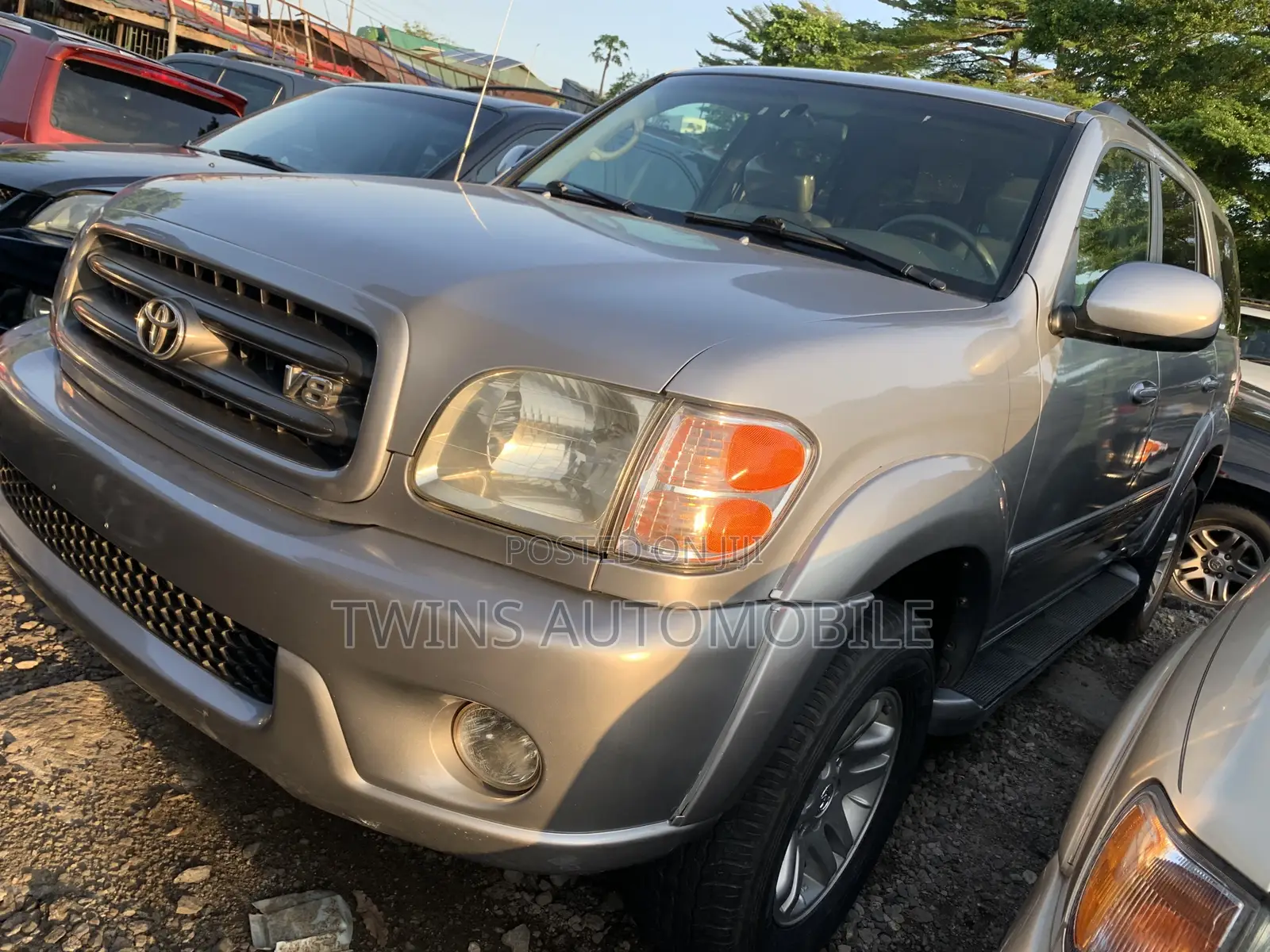 Toyota Sequoia 2004 Silver