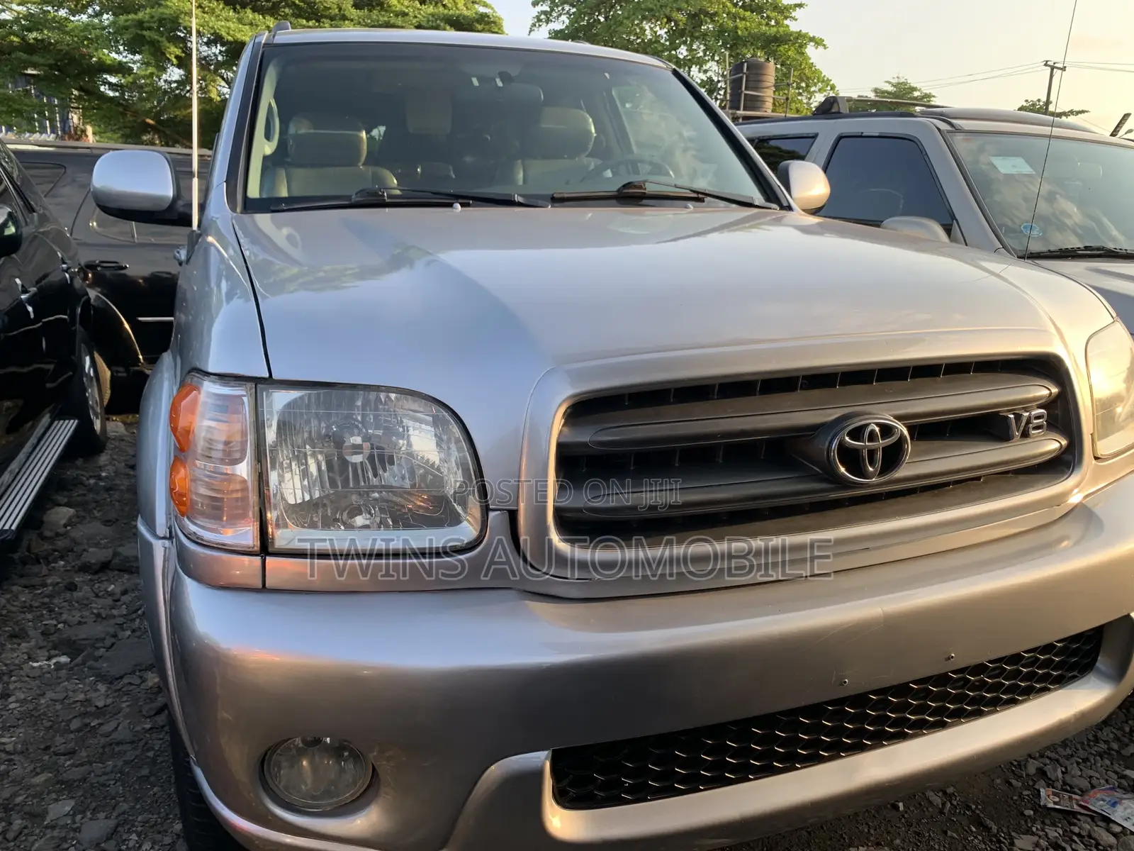 Toyota Sequoia 2004 Silver