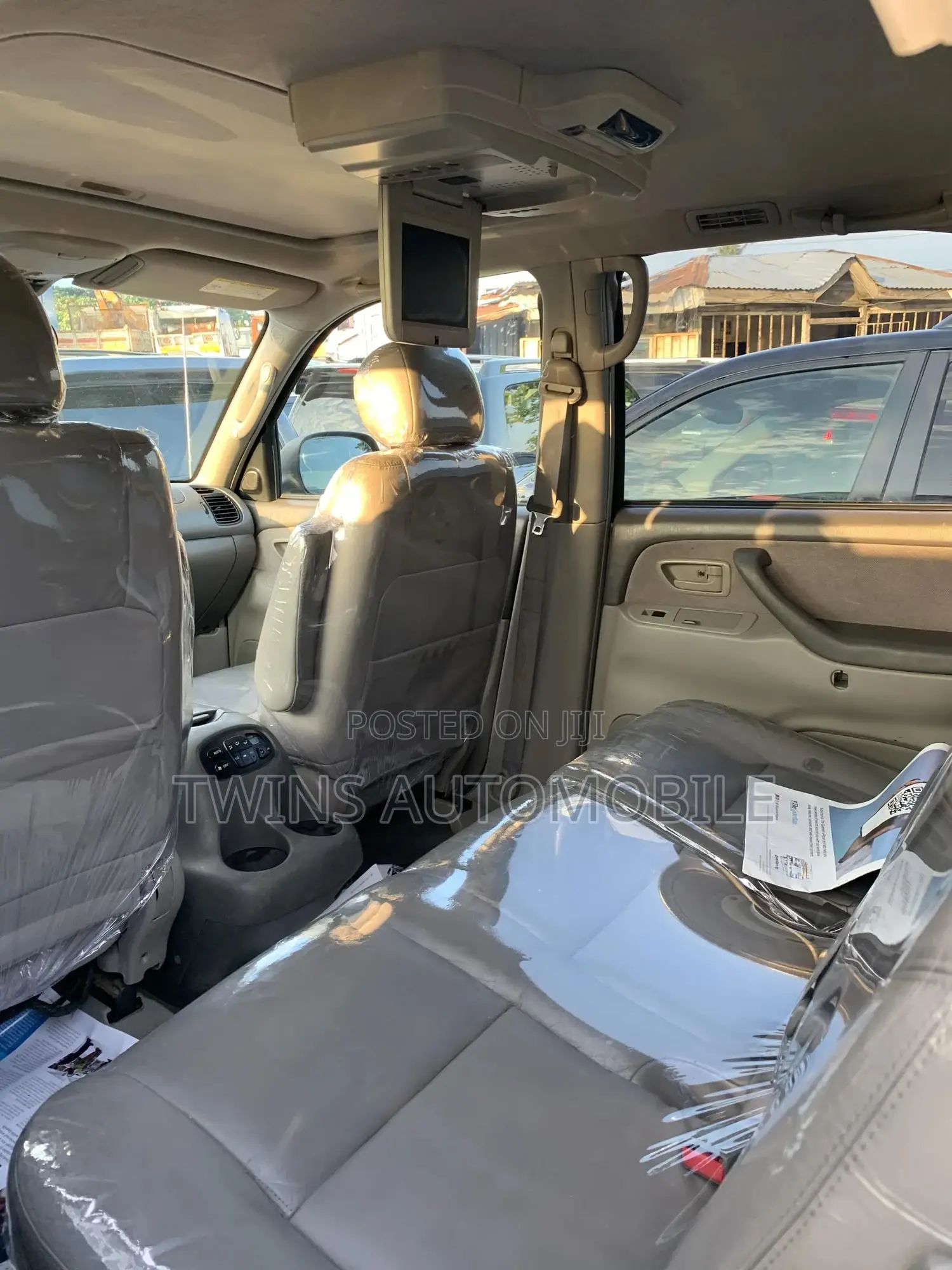 Toyota Sequoia 2004 Silver
