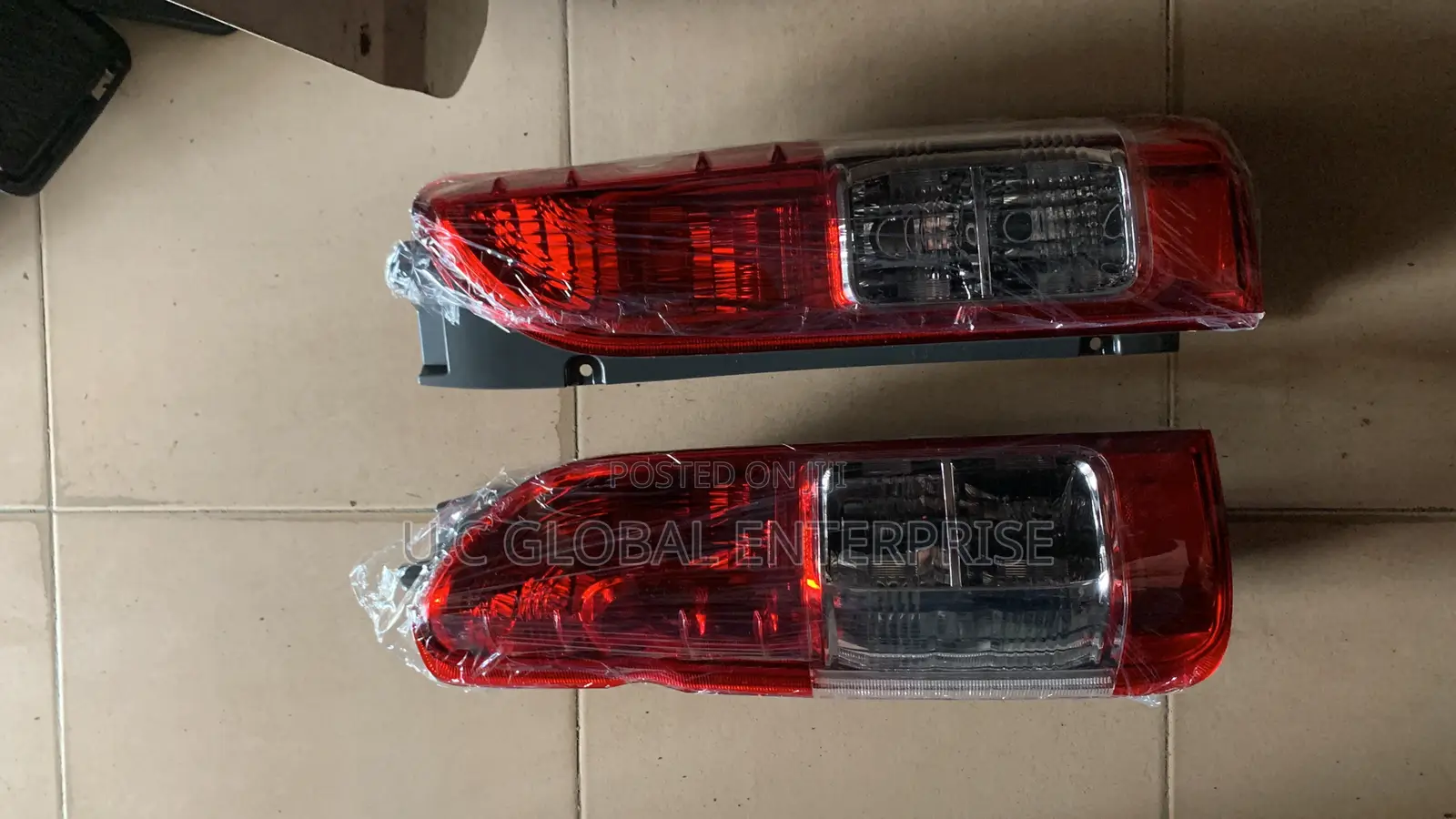 Dm for Back Light for Hummer Haice Bus Available Now