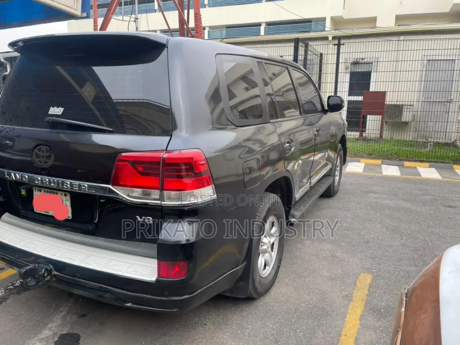 Toyota Land Cruiser for Hire and Drop Off Services