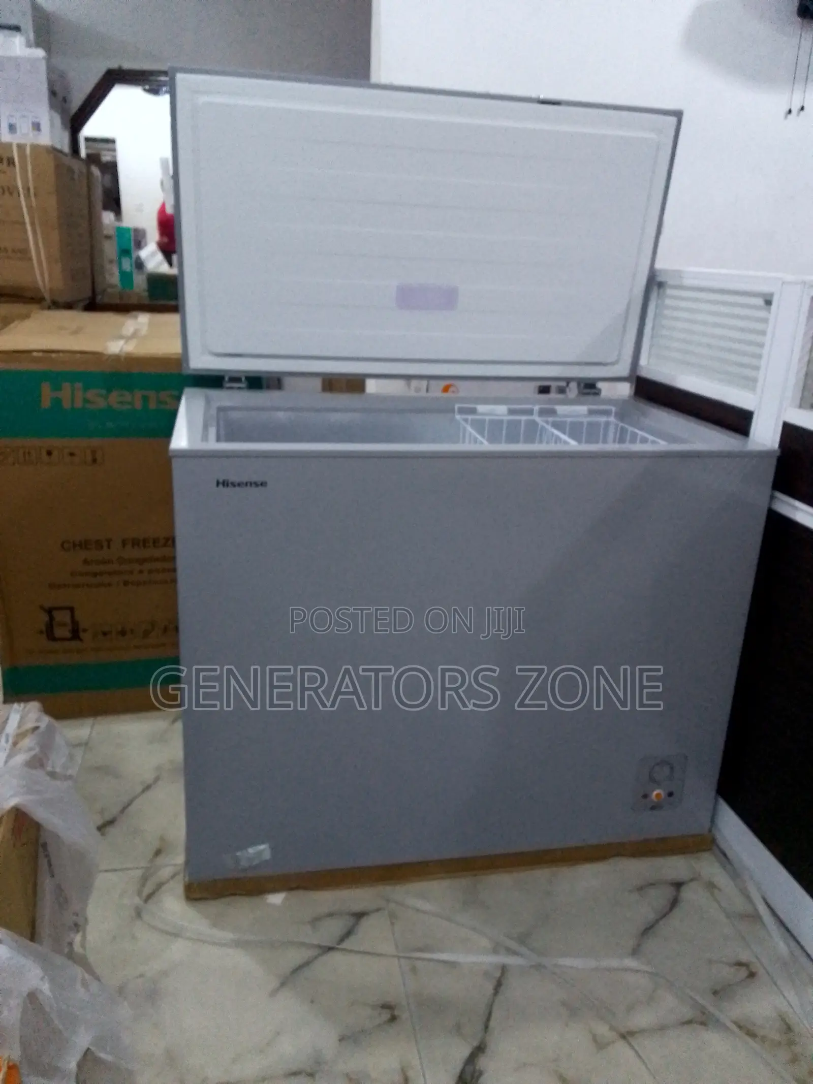 User-Friendly Controls 250L Hisense Chest Freezer {Fc340sh}