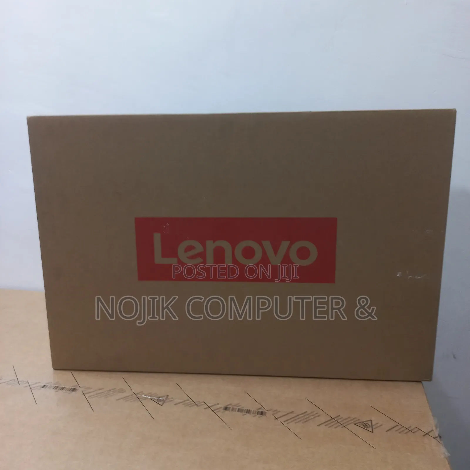 New Laptop Lenovo V14 G4 IRU 8GB Intel Core I5 SSD 256GB