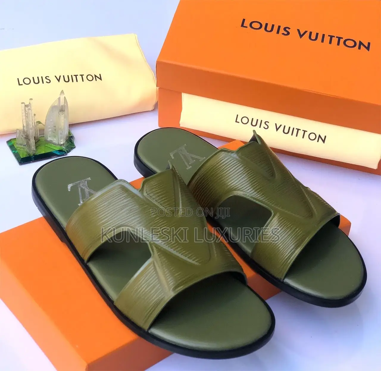Original Louis Vuitton Men Logo Leather Slippers Collection