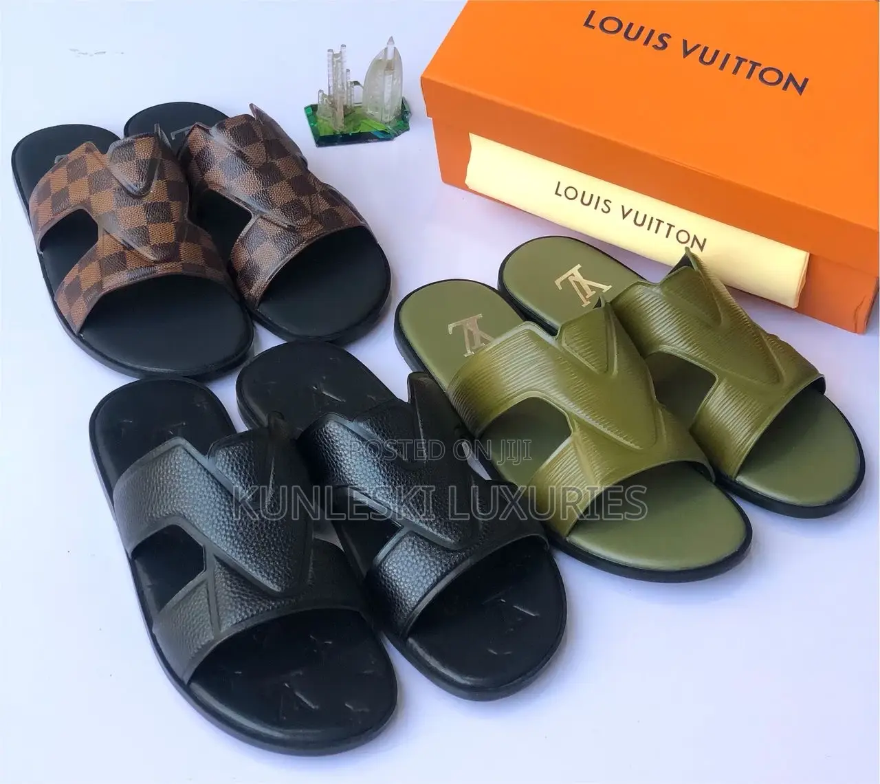 Original Louis Vuitton Men Logo Leather Slippers Collection