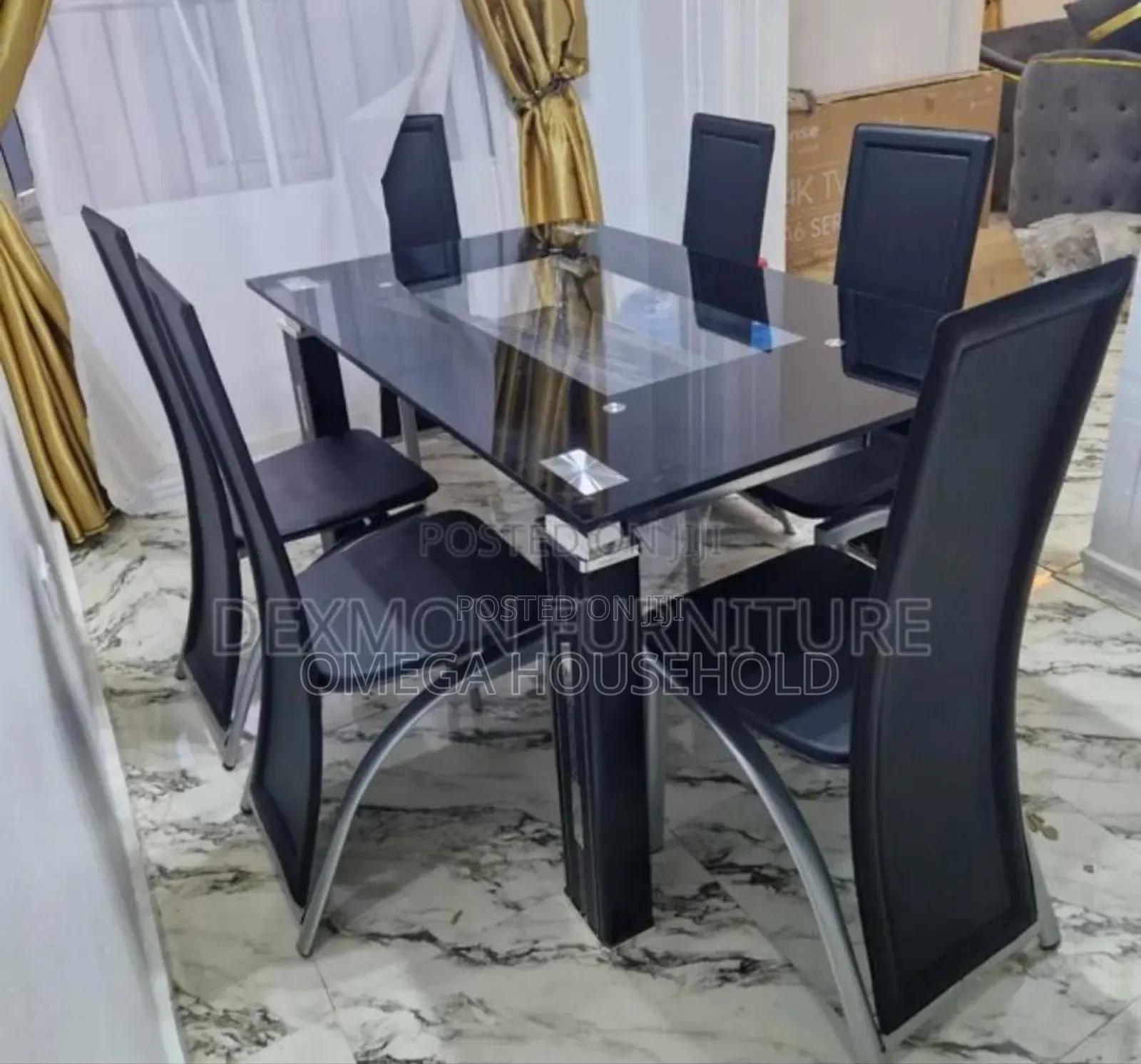 6 Seater Dining Glass Table Set.