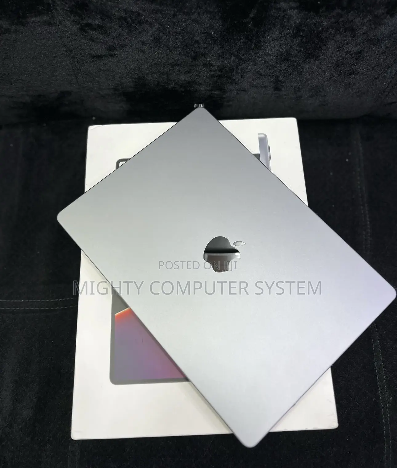 Laptop Apple MacBook Pro 2021 M1 16GB Apple M1 Pro SSD 512GB