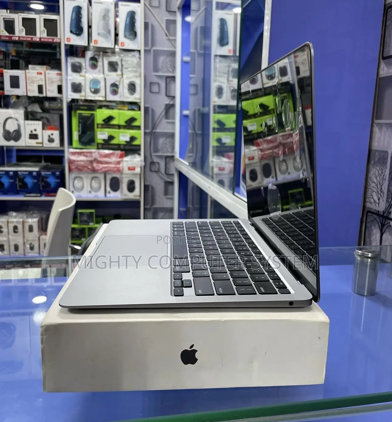 Laptop Apple MacBook Air 2020 8GB Intel SSD 256GB