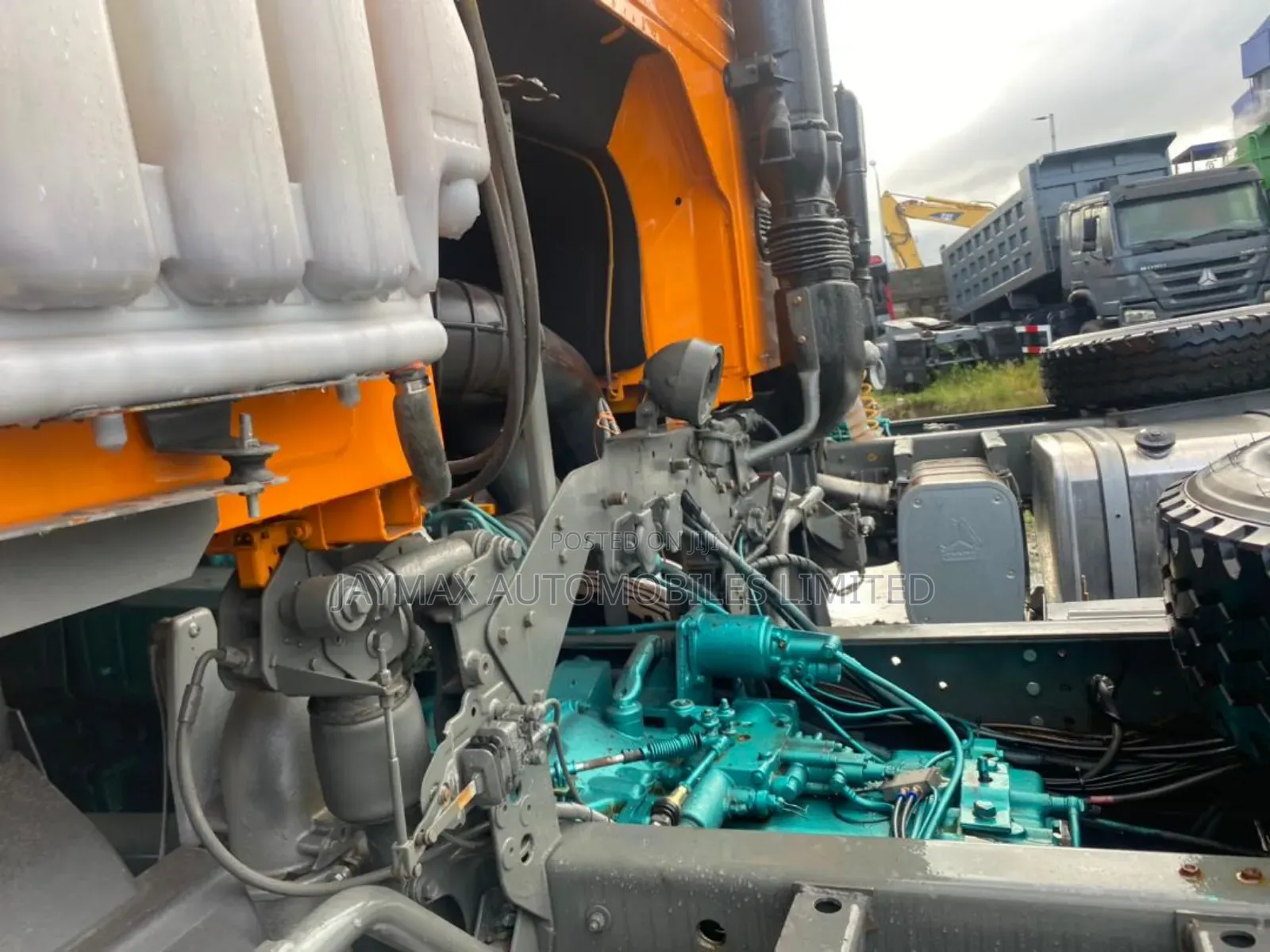 Howo Truck Head 2017 Orange