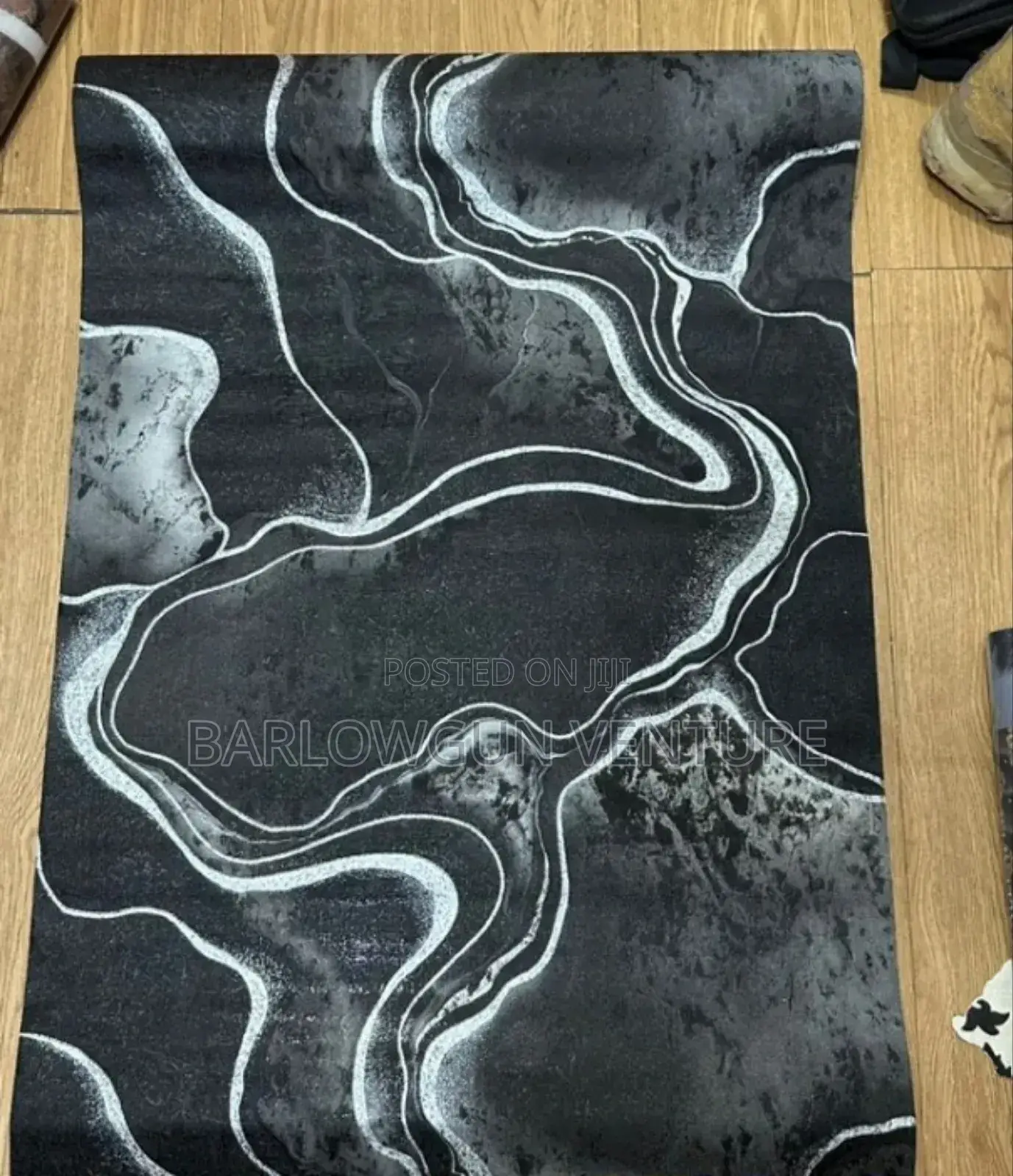 Wallpaper Mable Design Black and White 5 Square Meter