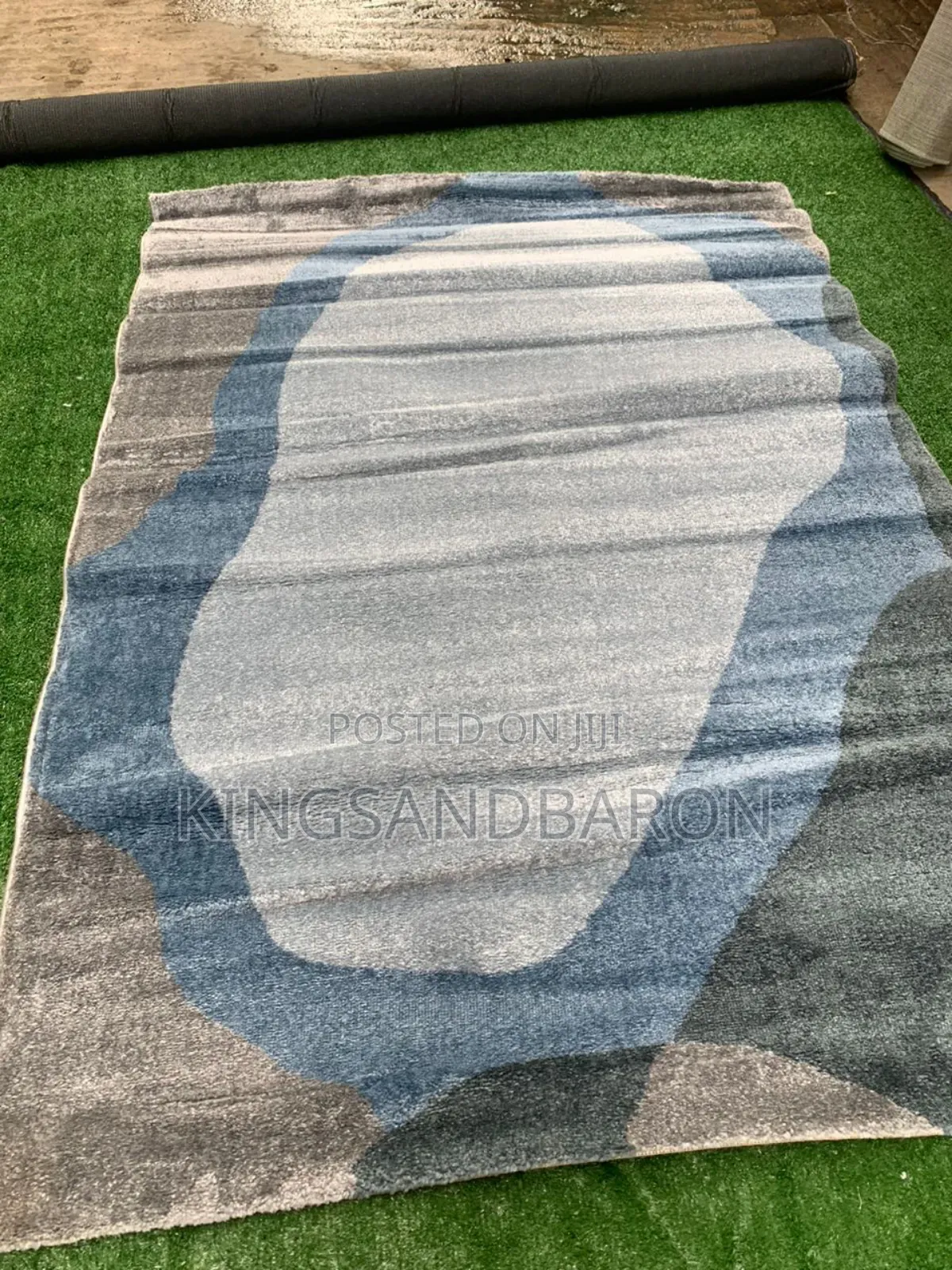 5x7fts Blue and Grey Turkey Center Rug