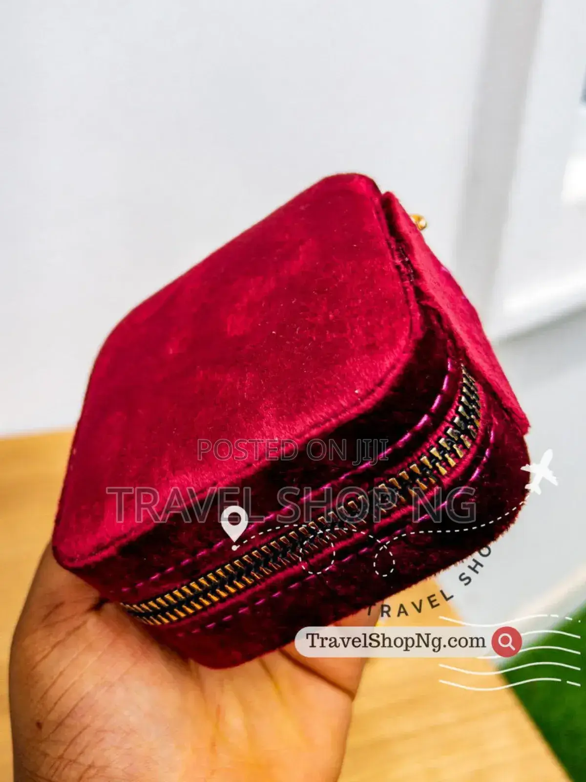 Travel Velvet Jewelry Box With Mirror | Square Shaped