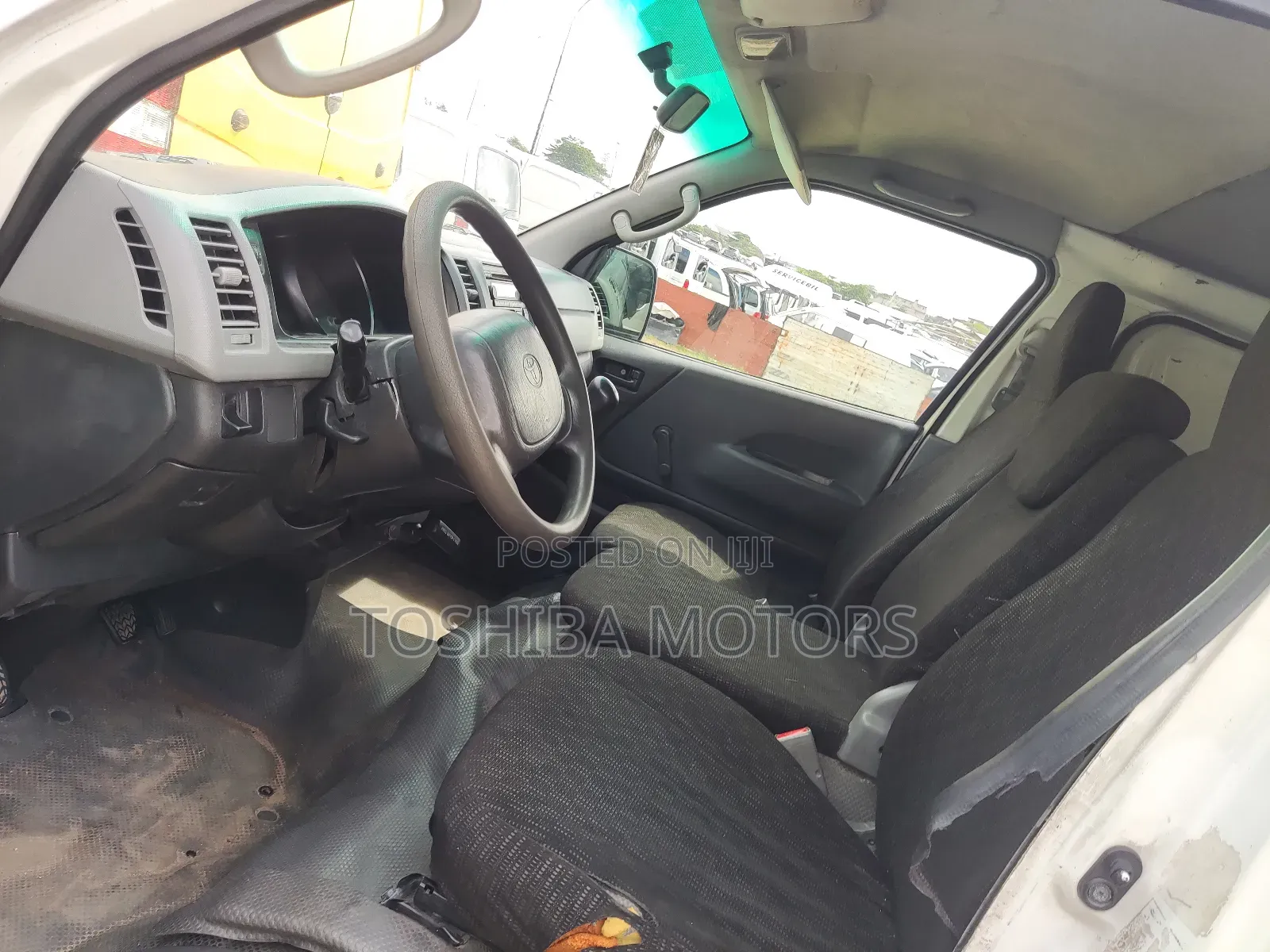 Toyota HiAce 2010 White