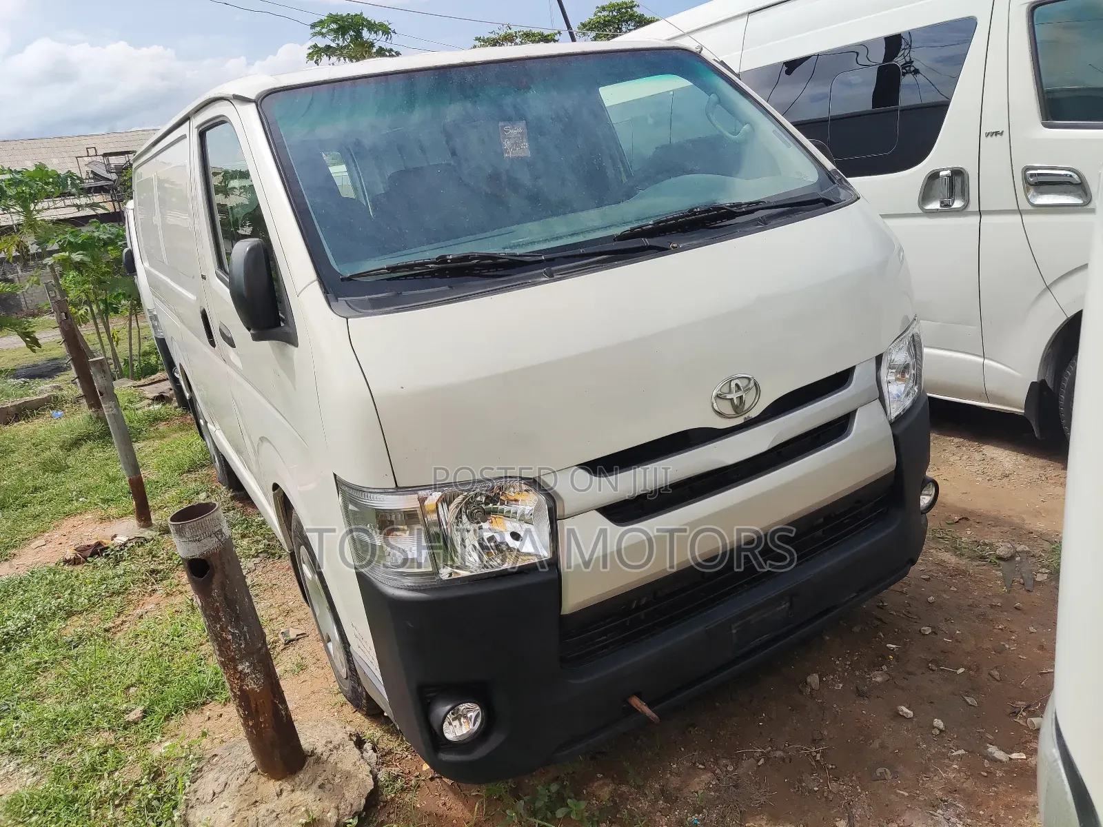 Toyota HiAce 2010 White