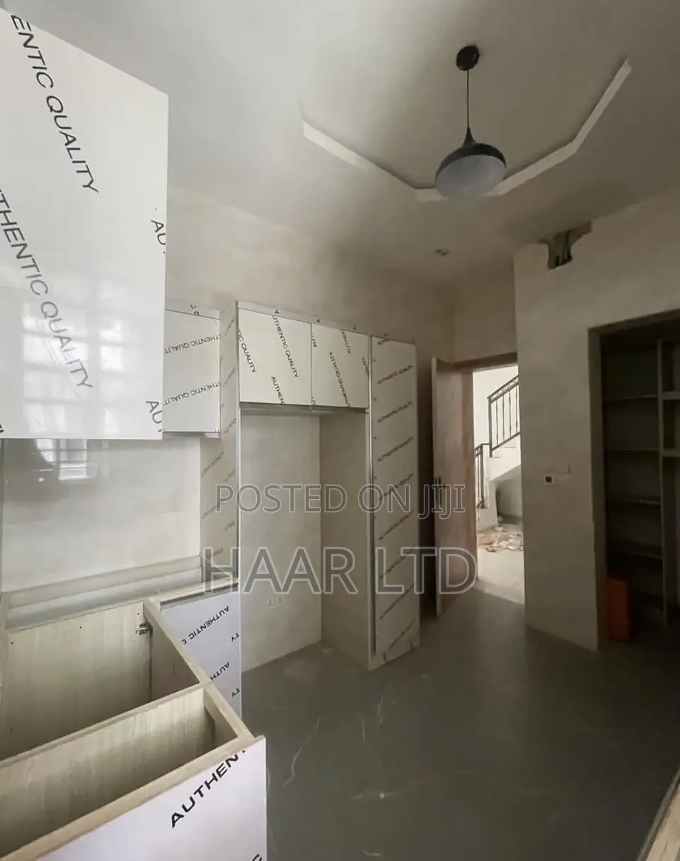 4bdrm Duplex in Lagos Island / Lagos Island for rent