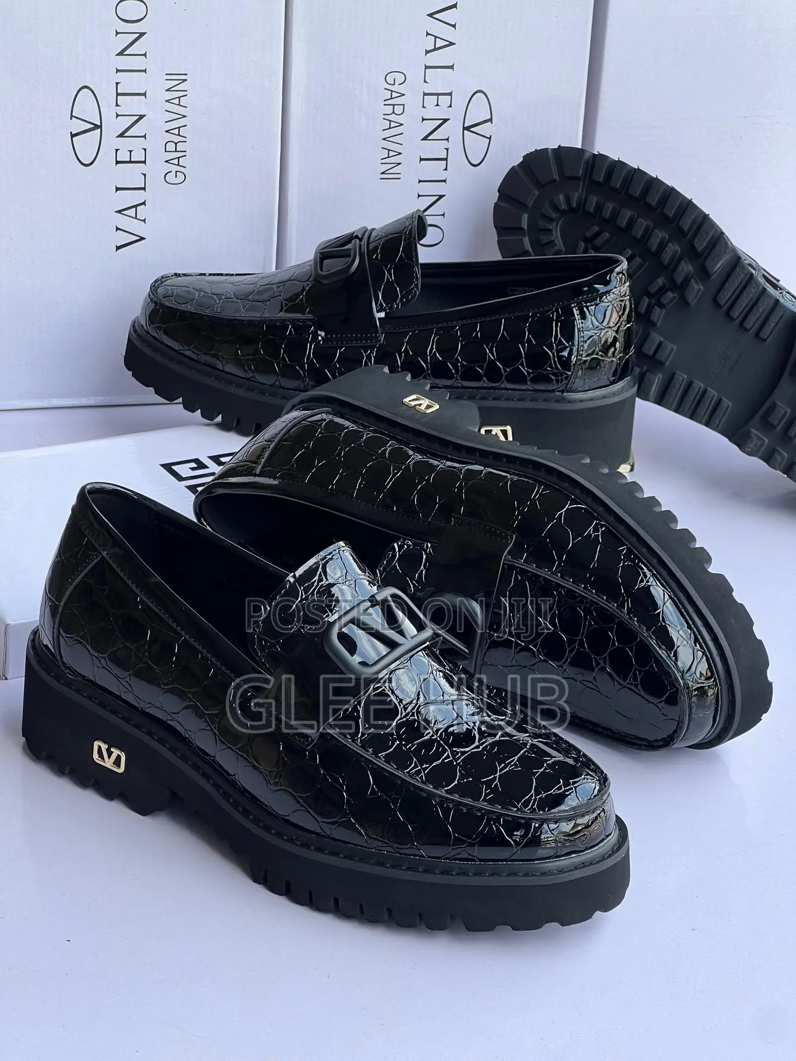 Patterned Leather Shoes