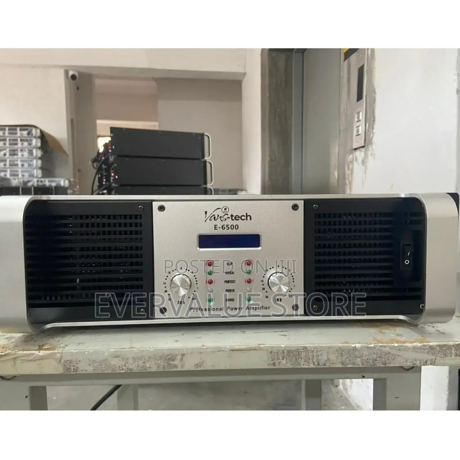 Vans-Tech E-6500 Professional Power Amplifier