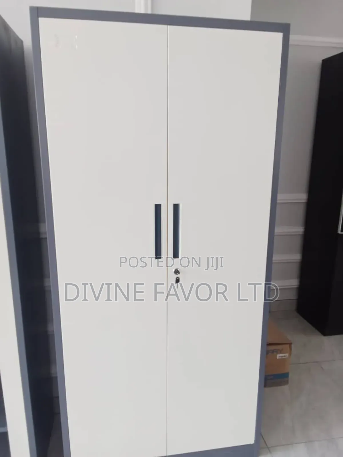 Metal Bookshelf With Full Door.