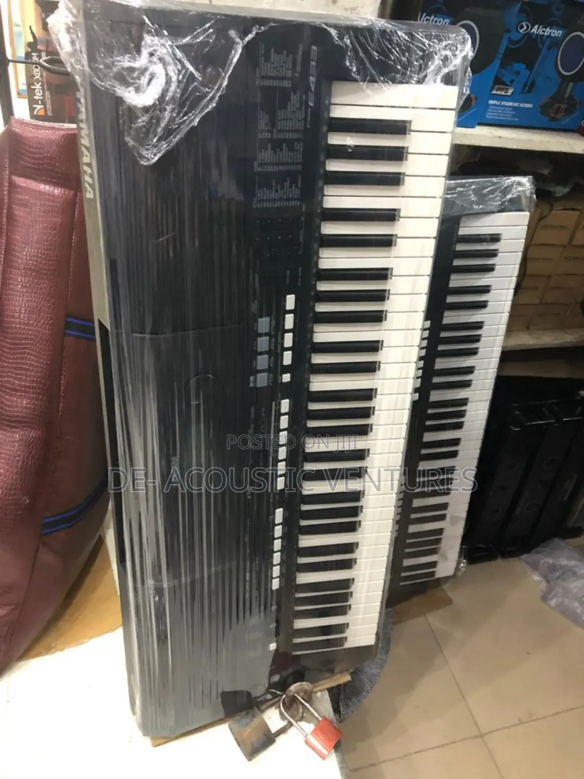 Direct Uk Used E423 Yamaha Keyboard