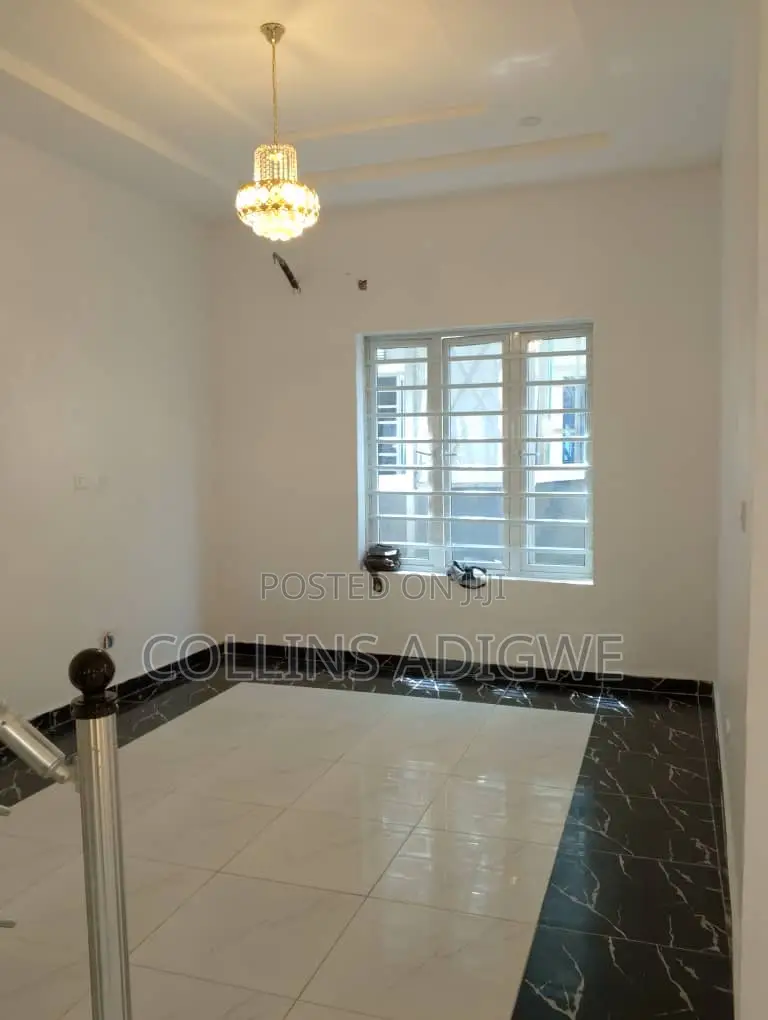 5bdrm Duplex in Ikota Express Lekki for sale