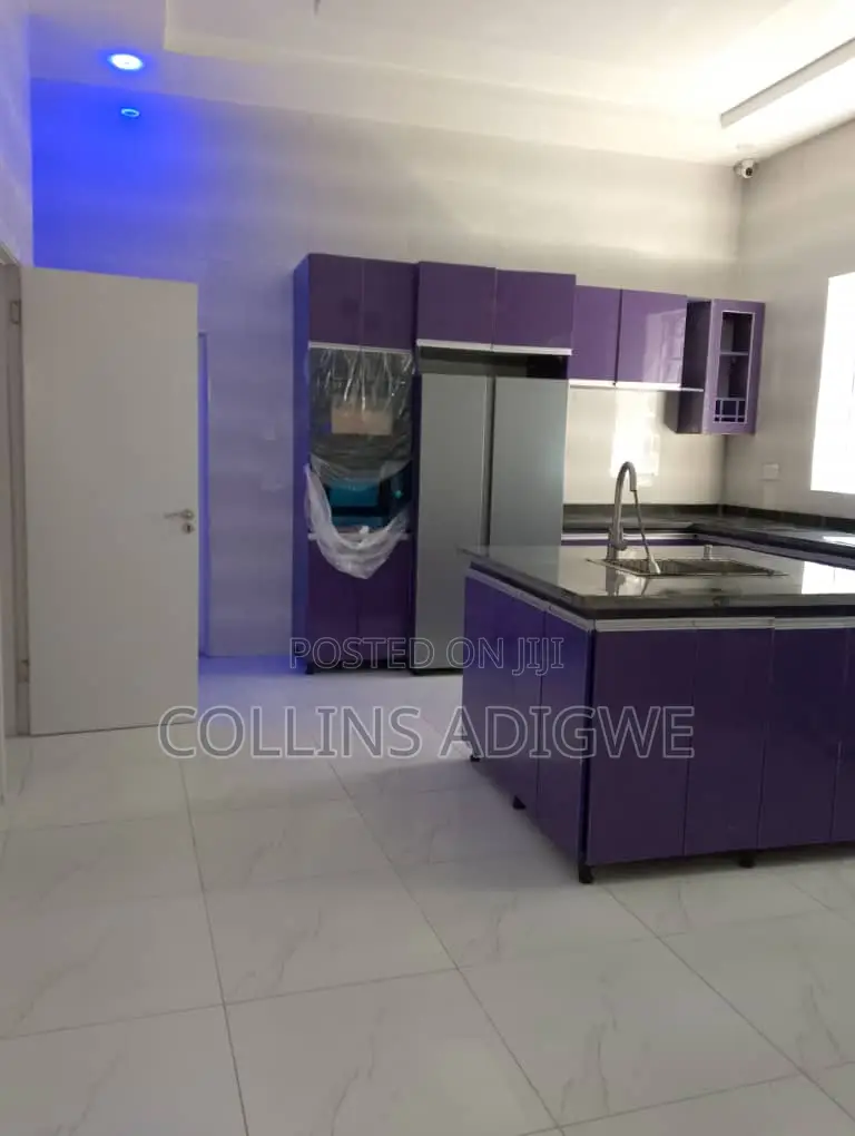 5bdrm Duplex in Ikota Express Lekki for sale