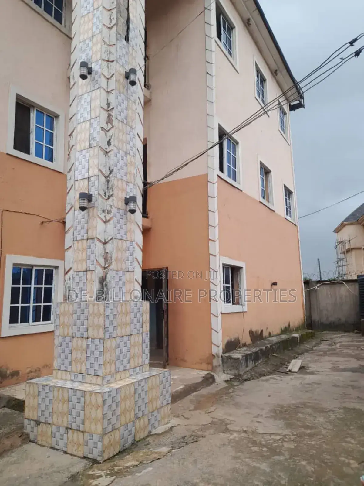 Hostel for Sale in Nekede Owerri, 30 Rooms